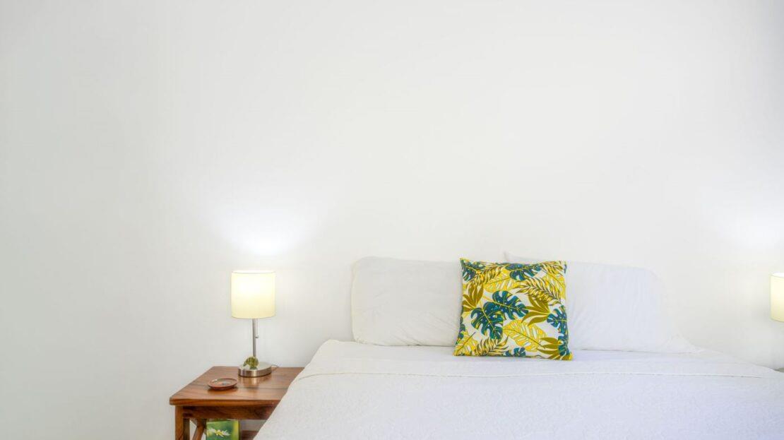 0000 Modern gem in the natural setting, Out of State 20505