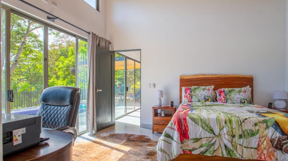 0000 Modern gem in the natural setting, Out of State 20505