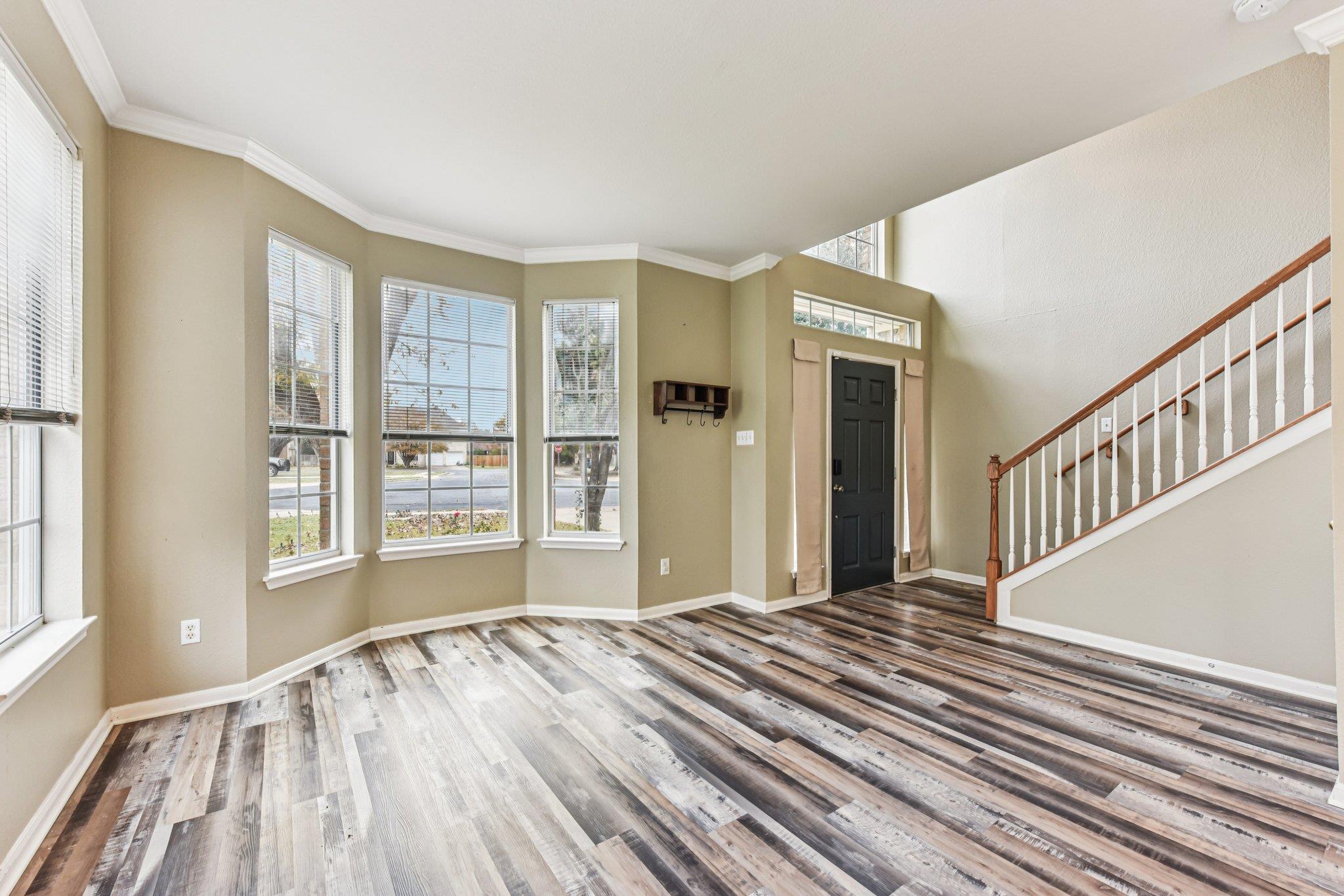 106 Reinhardt Ct, Georgetown, TX 78626