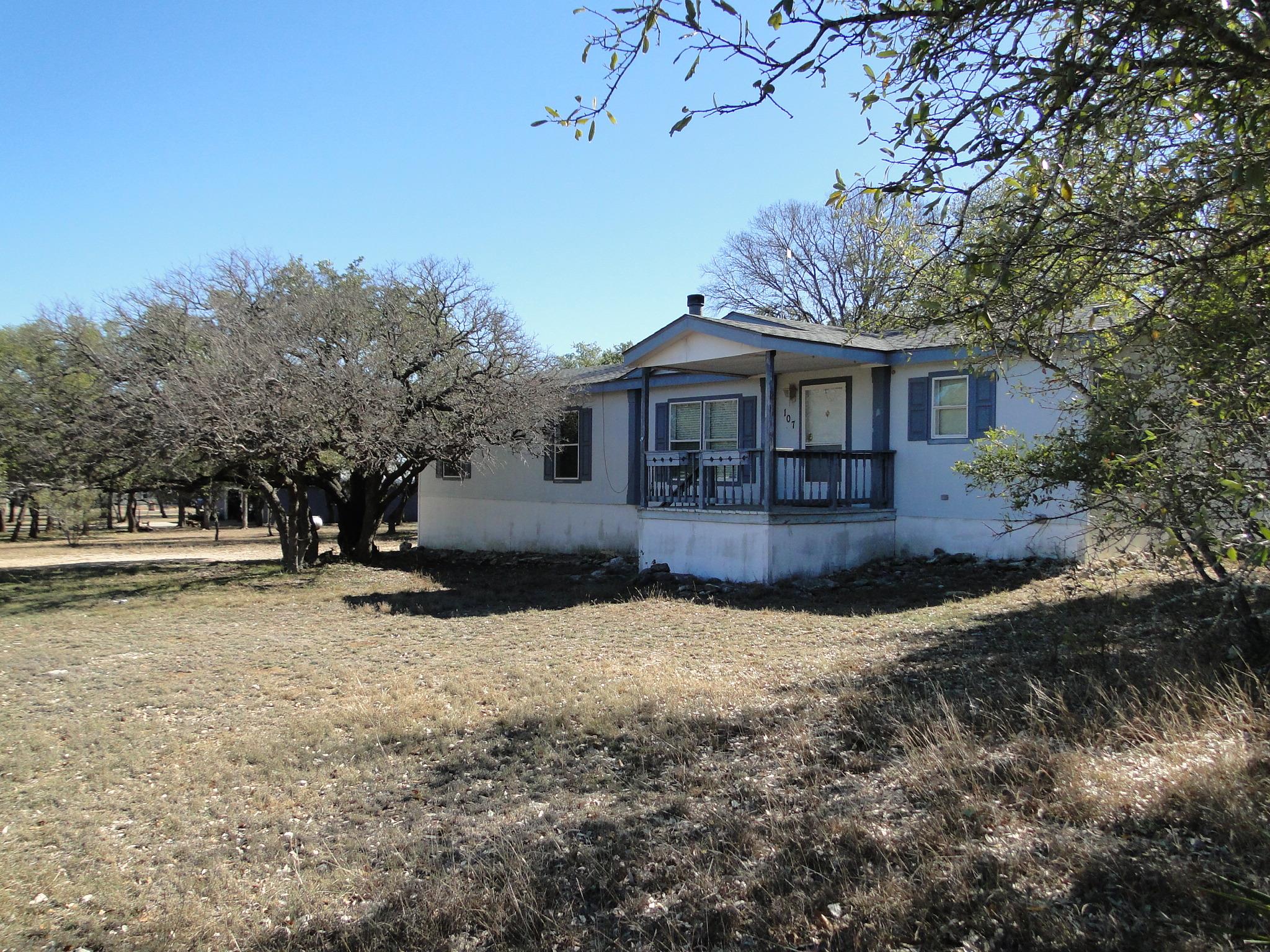 107 W Dawn Dr, Johnson City, TX 78636