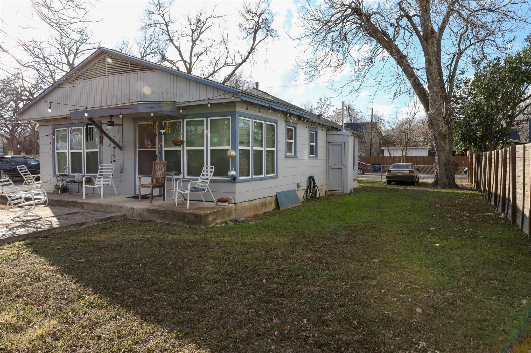 1121 Henninger St, Austin, TX 78702