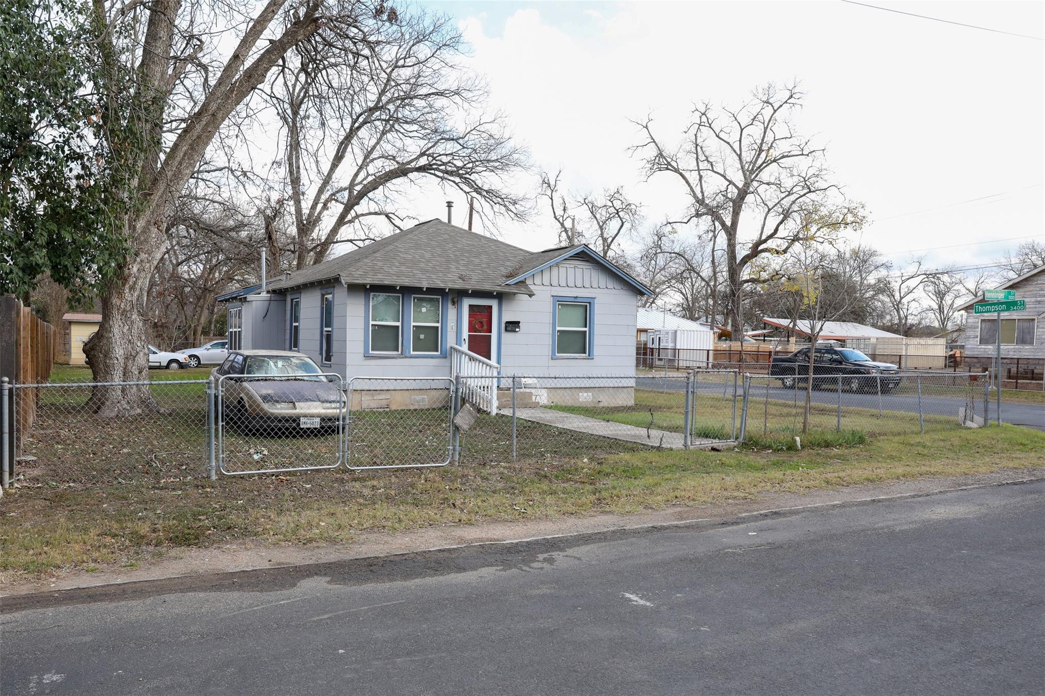 1121 Henninger St, Austin, TX 78702