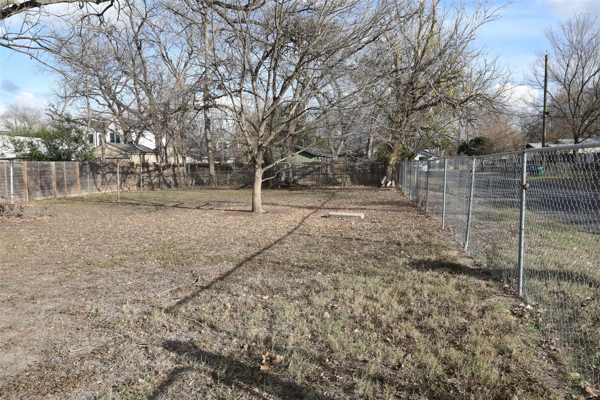 1121 Henninger St, Austin, TX 78702