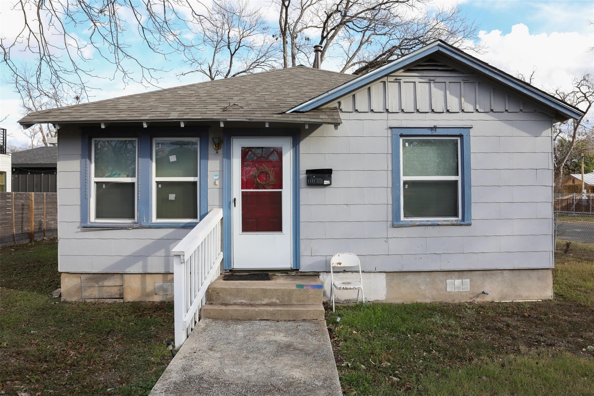 1121 Henninger St, Austin, TX 78702