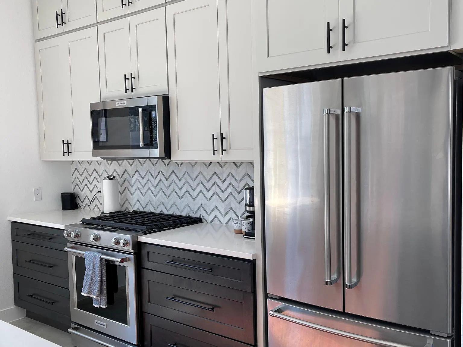 910 Gullett St # 2, Austin, TX 78702