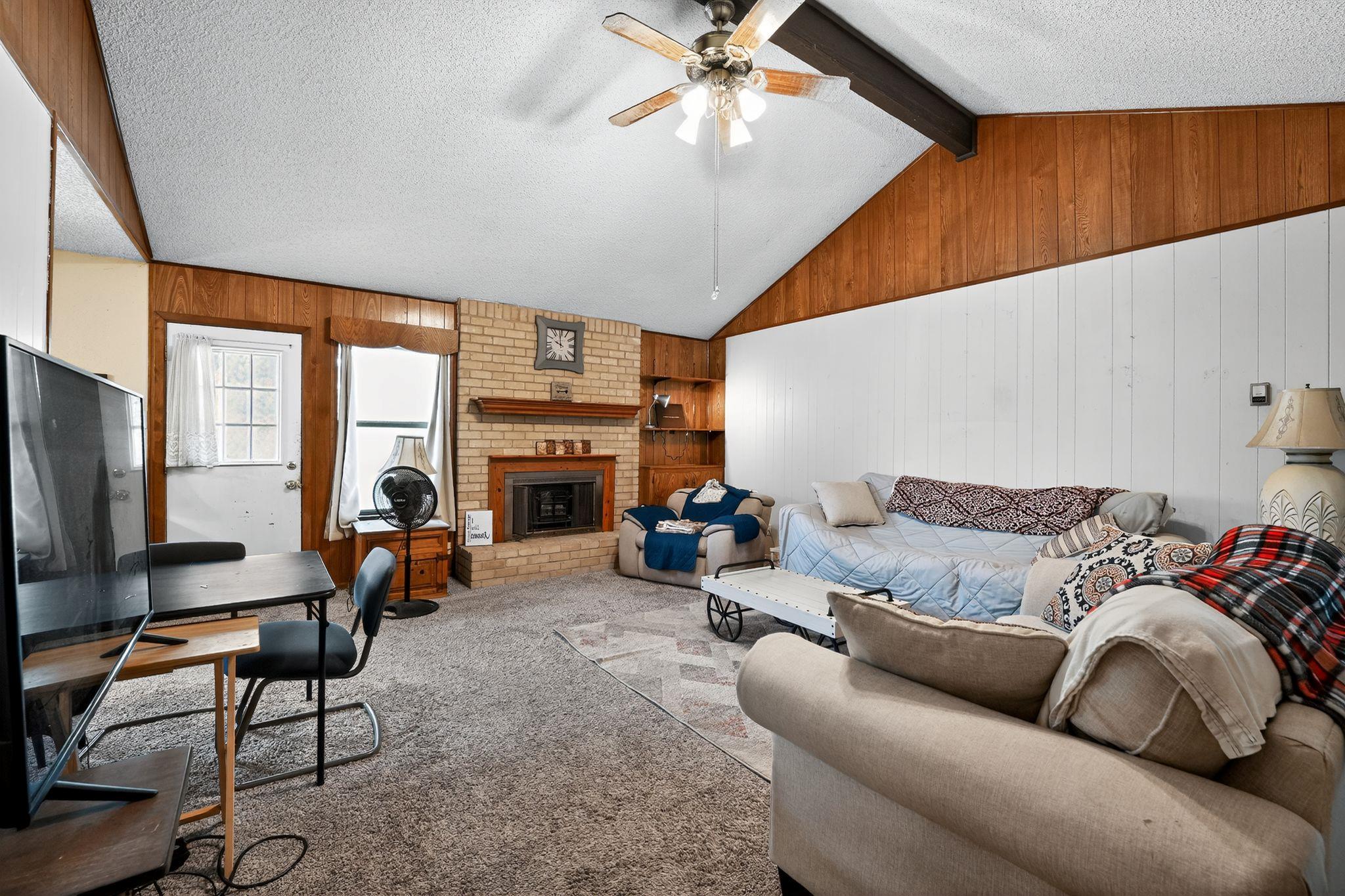 324 McClendon Dr, Elgin, TX 78621