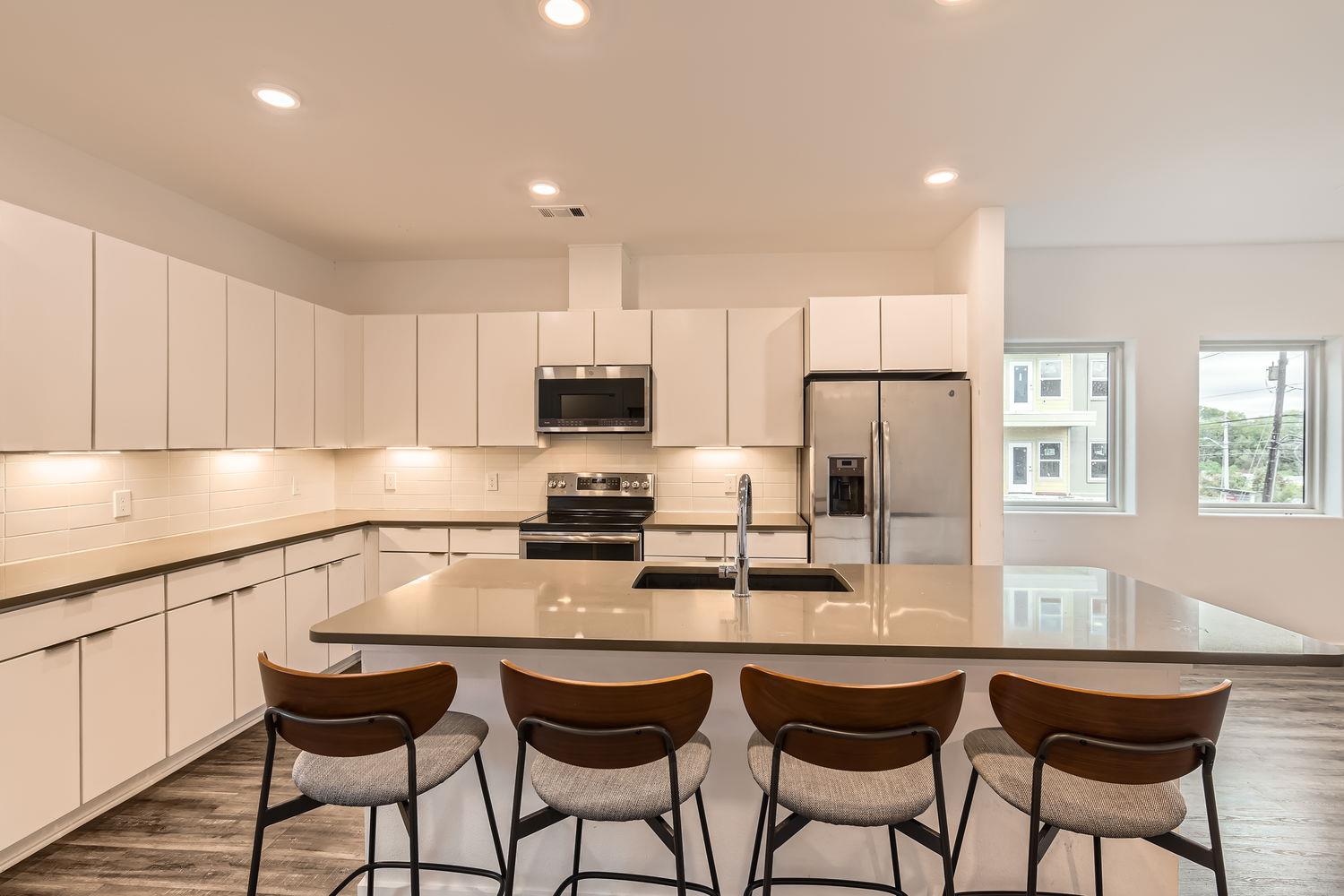 5924 S Congress Ave # 11S, Austin, TX 78745