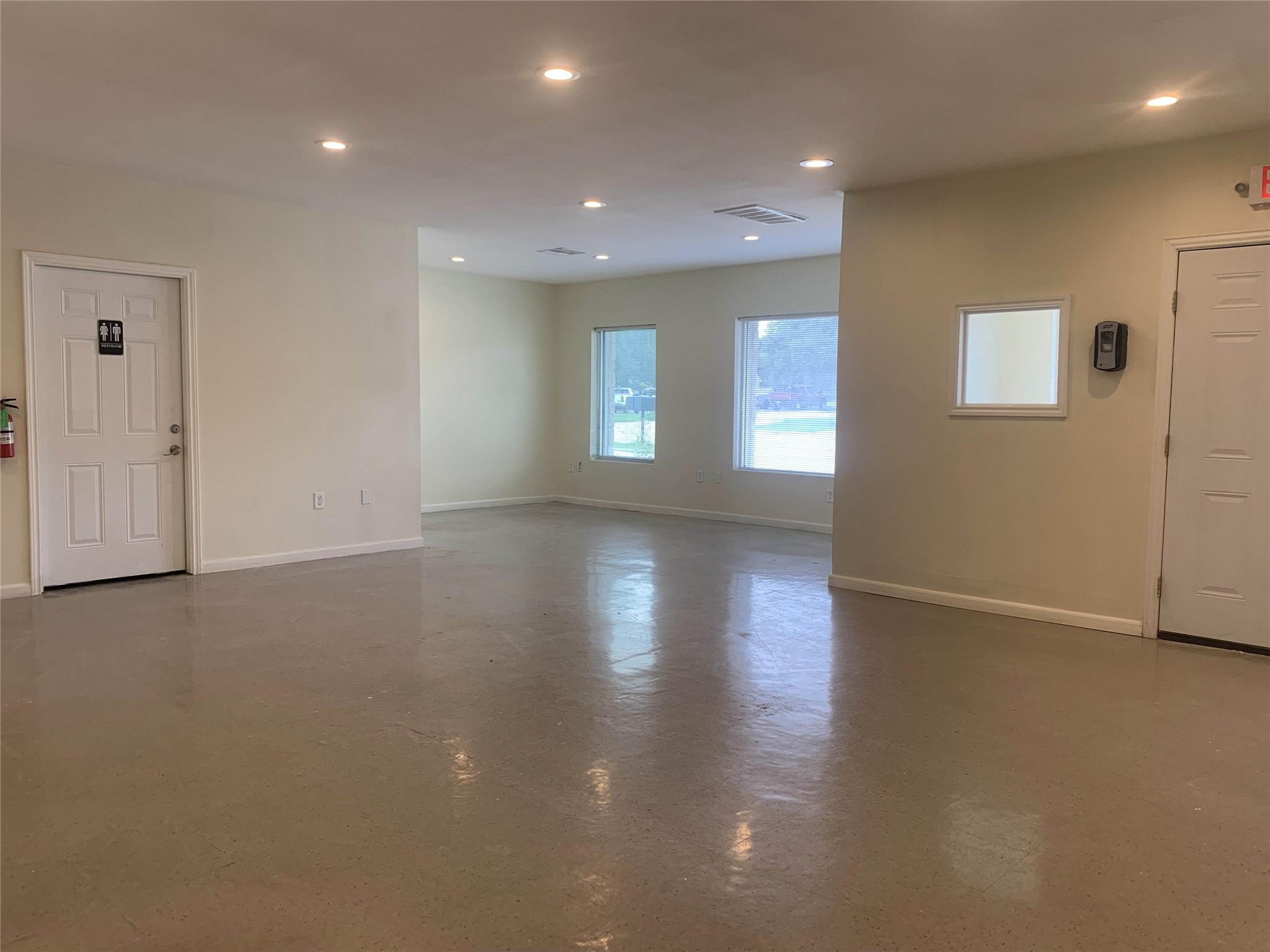 1333 W 2nd St, Taylor, TX 76574