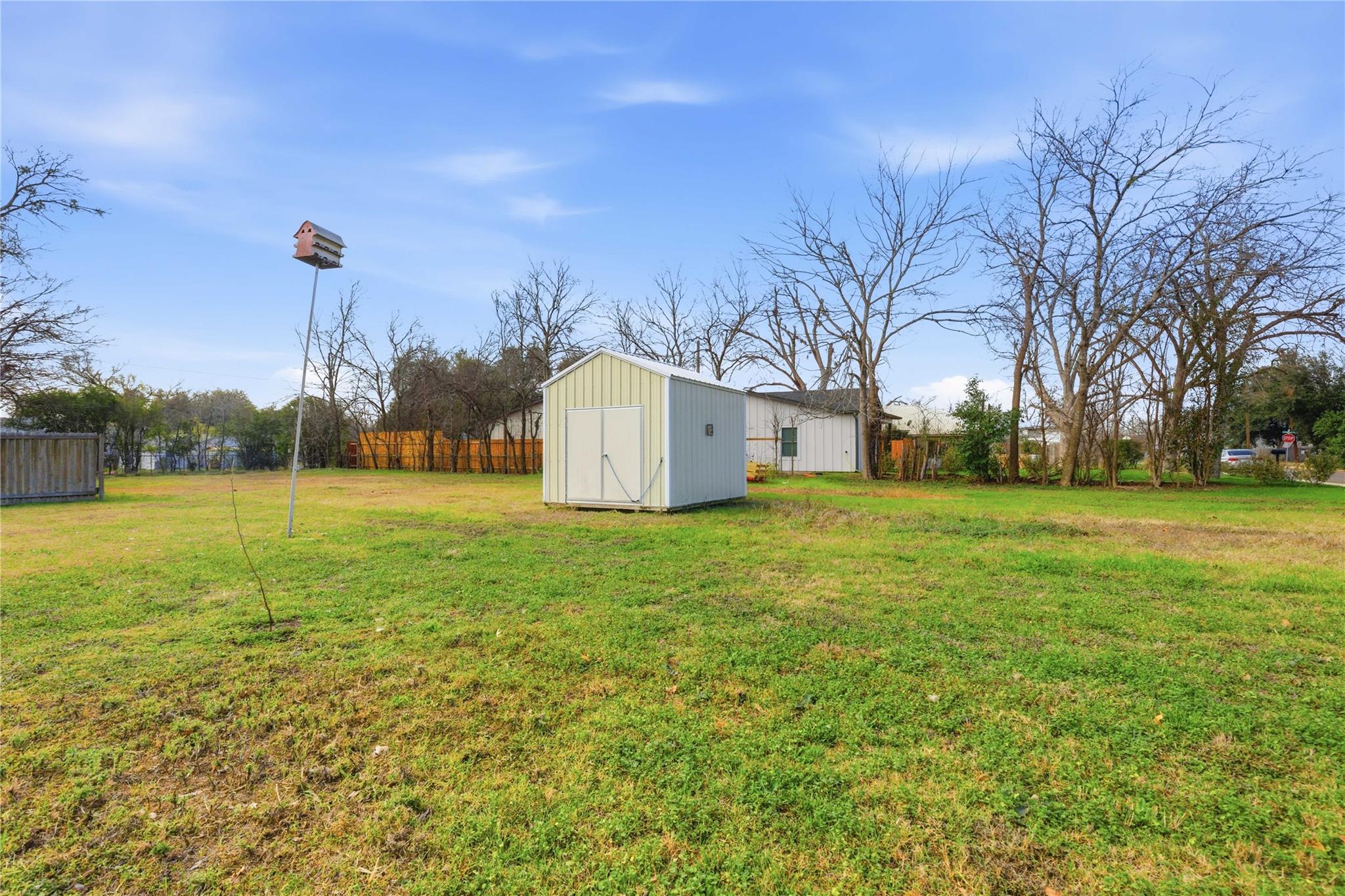 1725 Prather St, Taylor, TX 76574