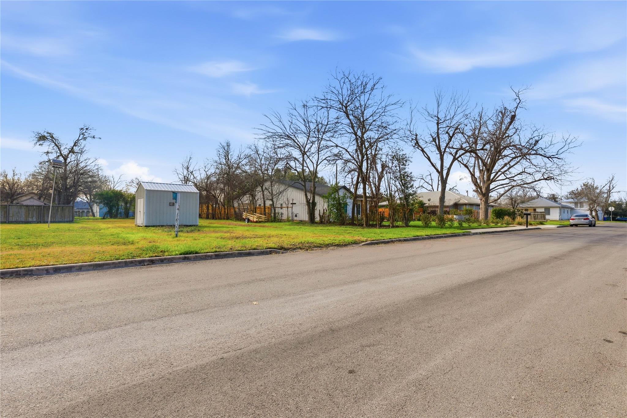 1725 Prather St, Taylor, TX 76574