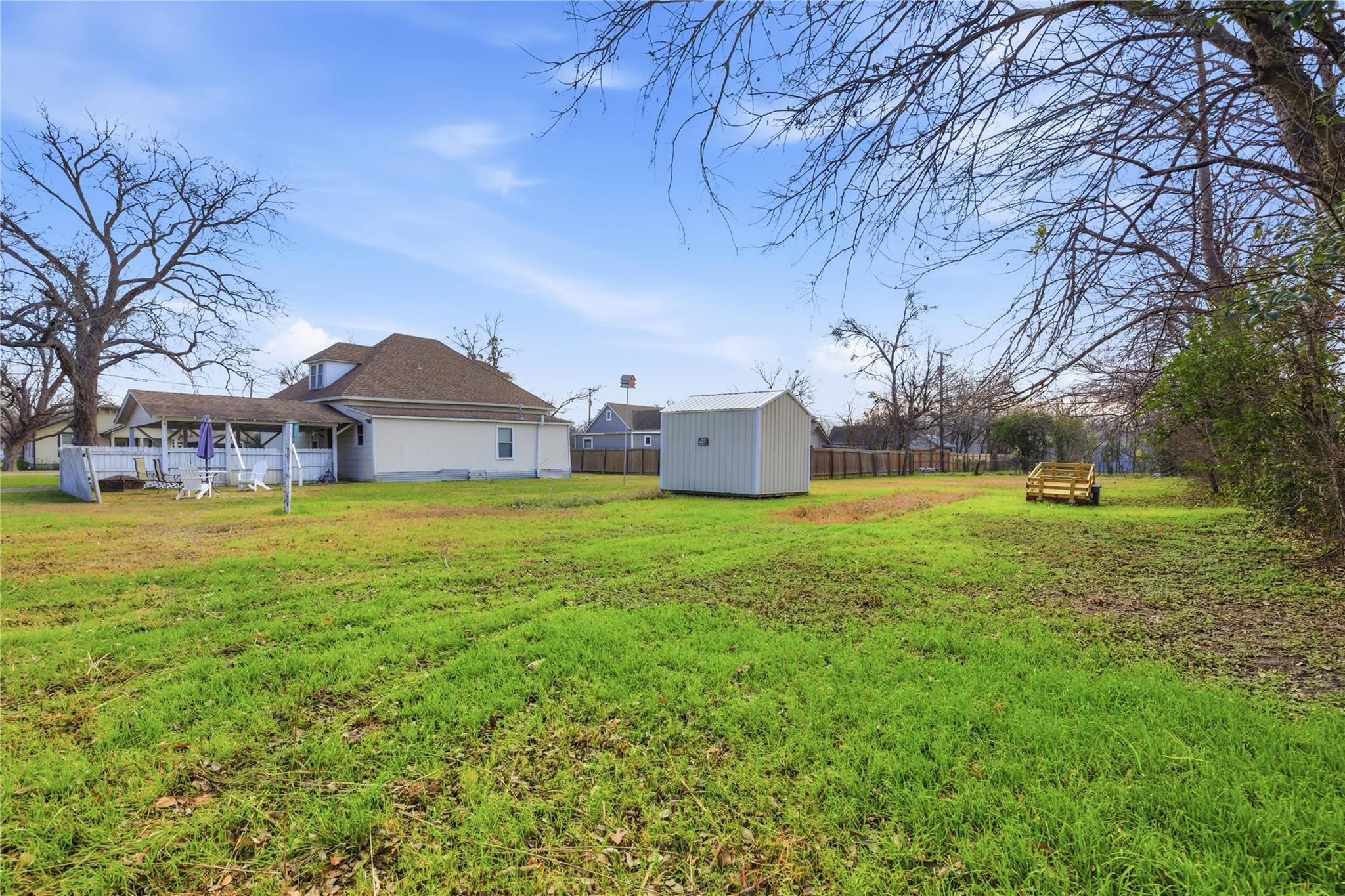 1725 Prather St, Taylor, TX 76574