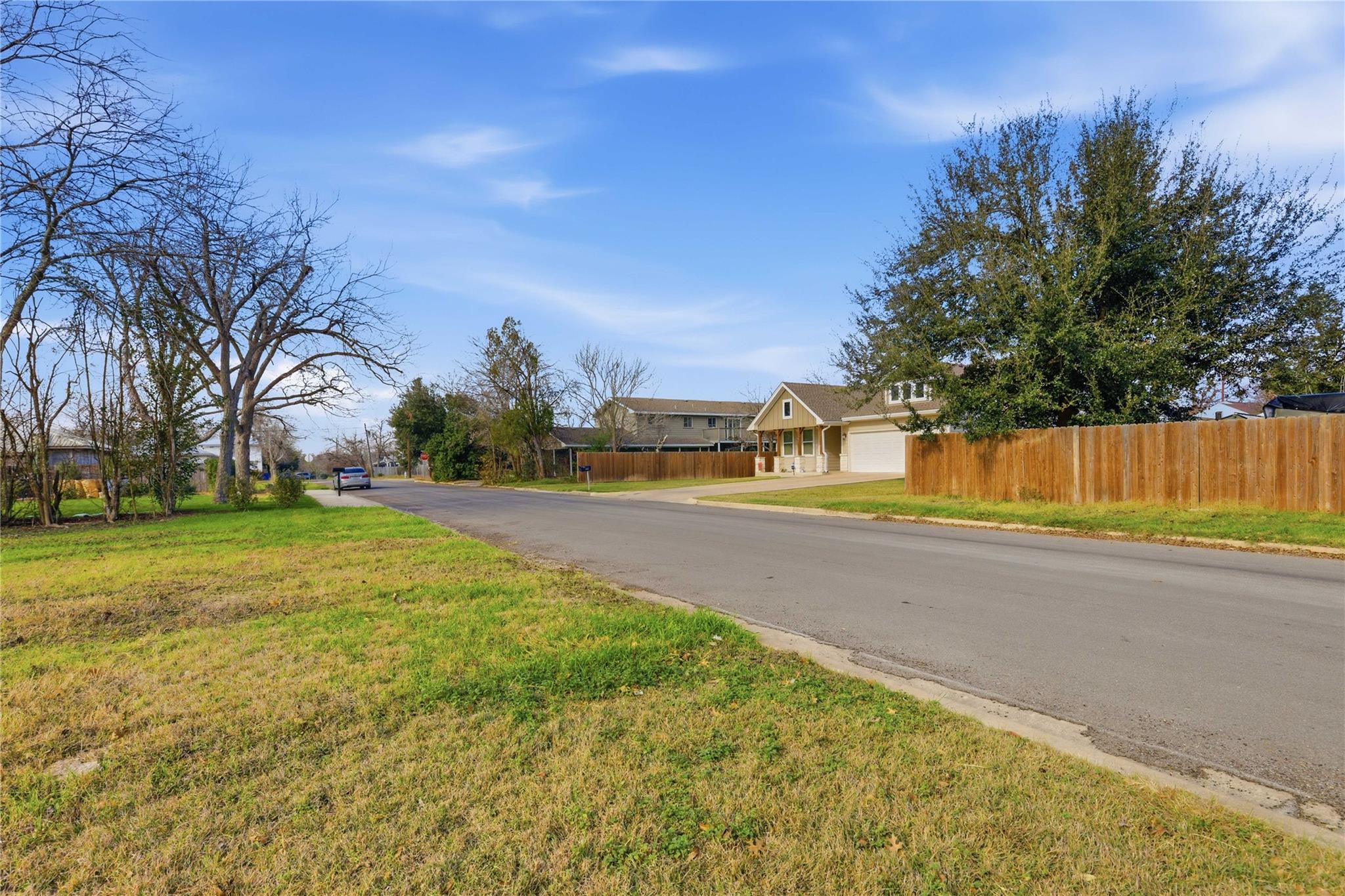 1725 Prather St, Taylor, TX 76574