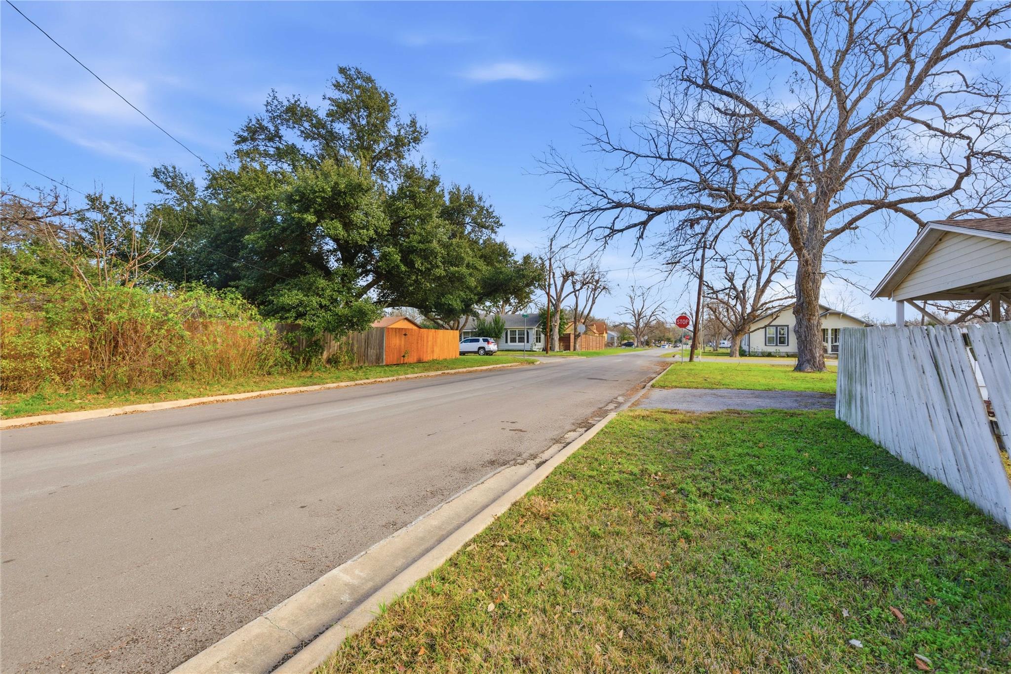 1725 Prather St, Taylor, TX 76574