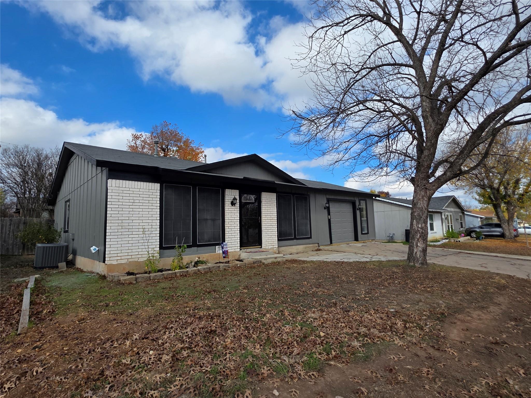 1108 Green Downs Dr, Round Rock, TX 78664