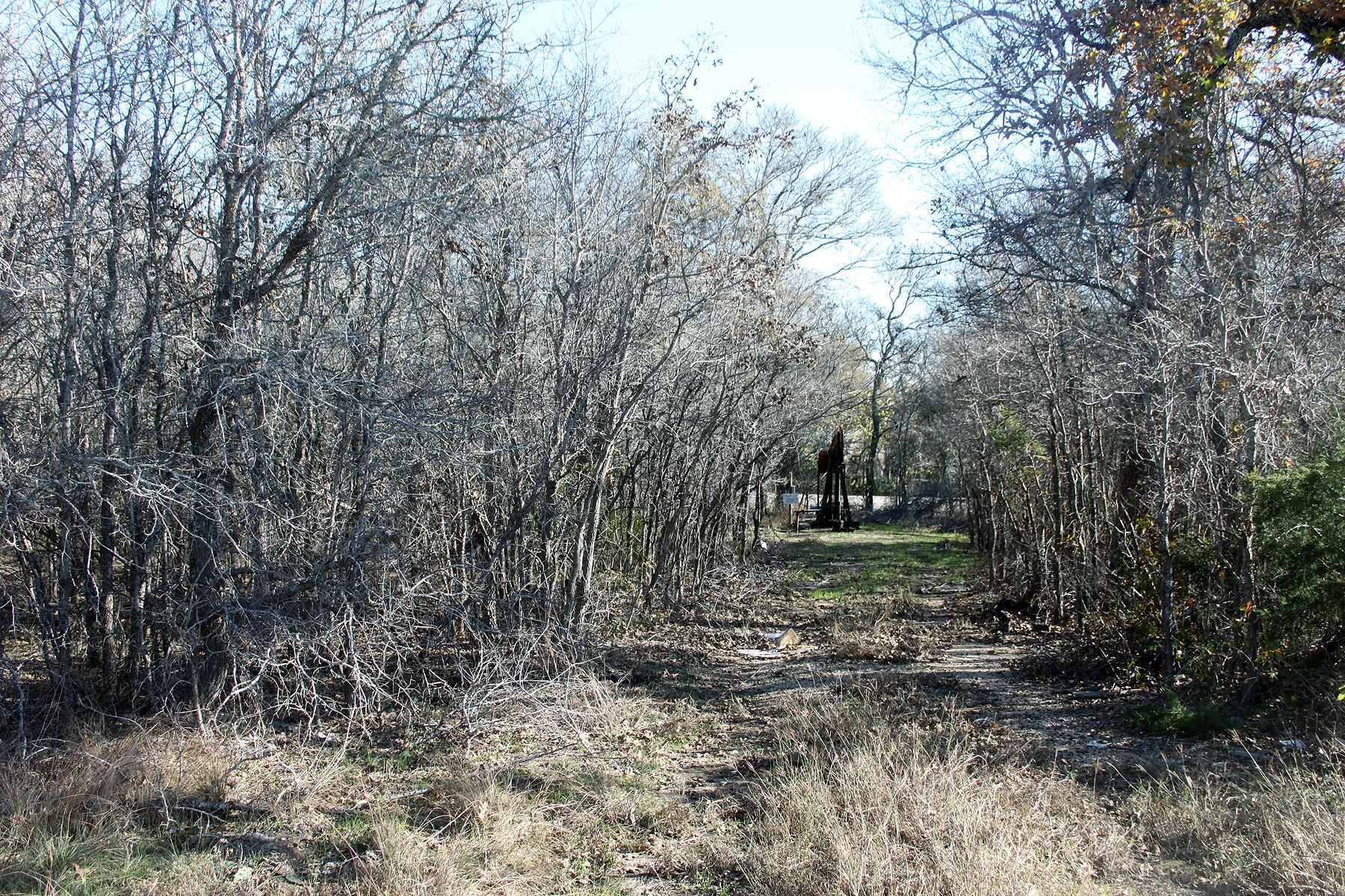 100 Track Road Highway, Dale, TX 78616