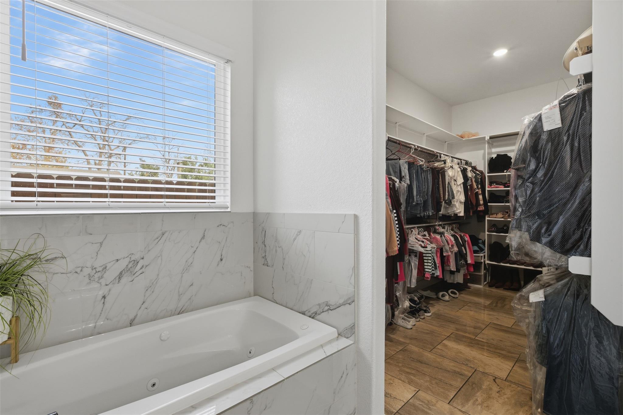 1905 S College St, Georgetown, TX 78626