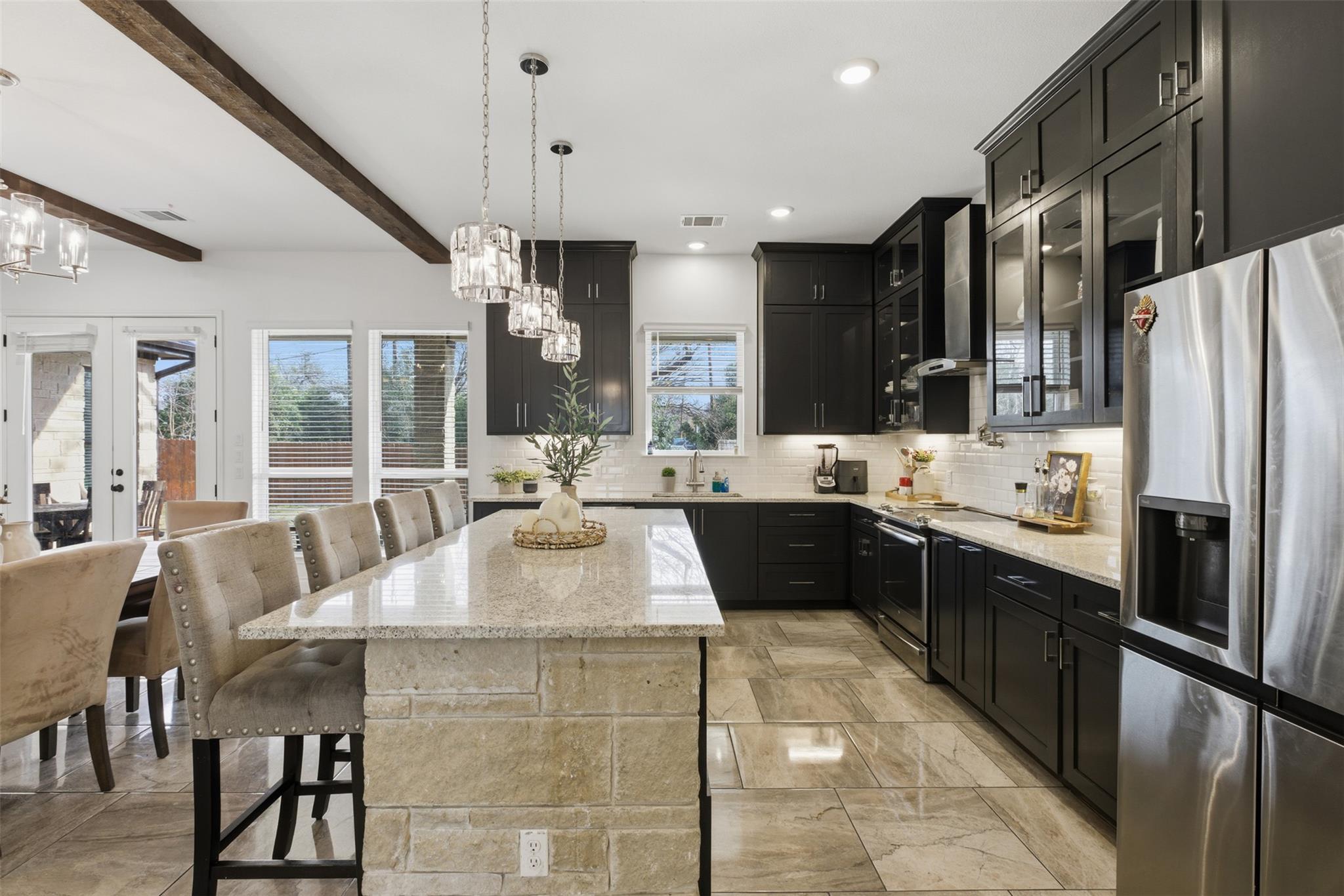 1905 S College St, Georgetown, TX 78626