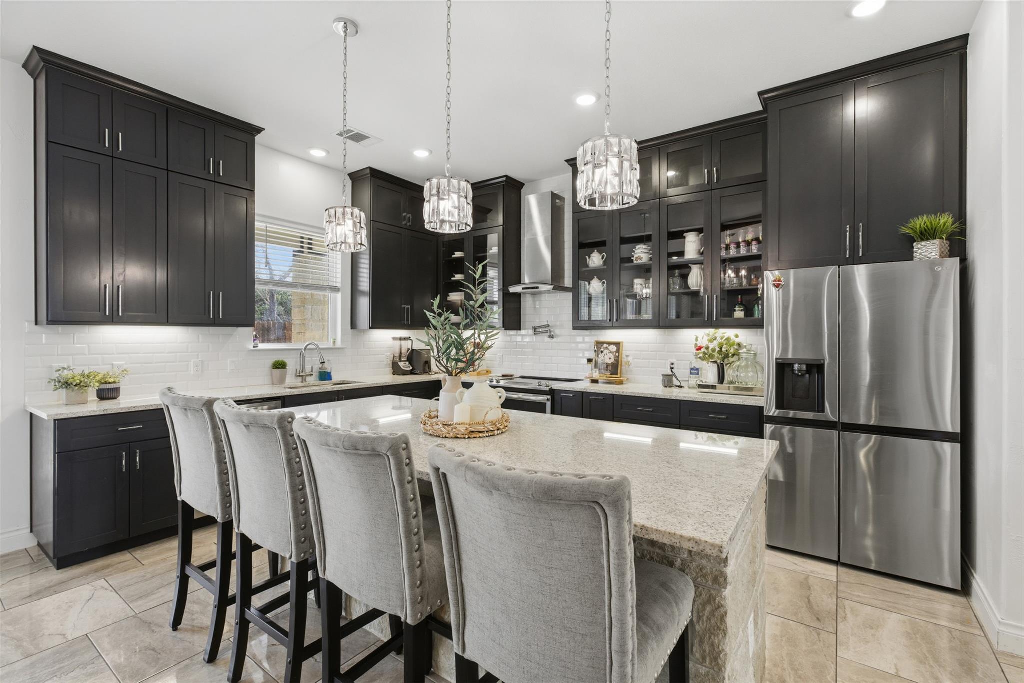 1905 S College St, Georgetown, TX 78626