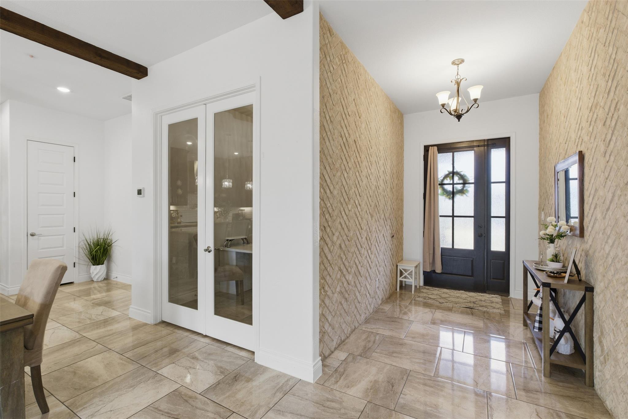 1905 S College St, Georgetown, TX 78626