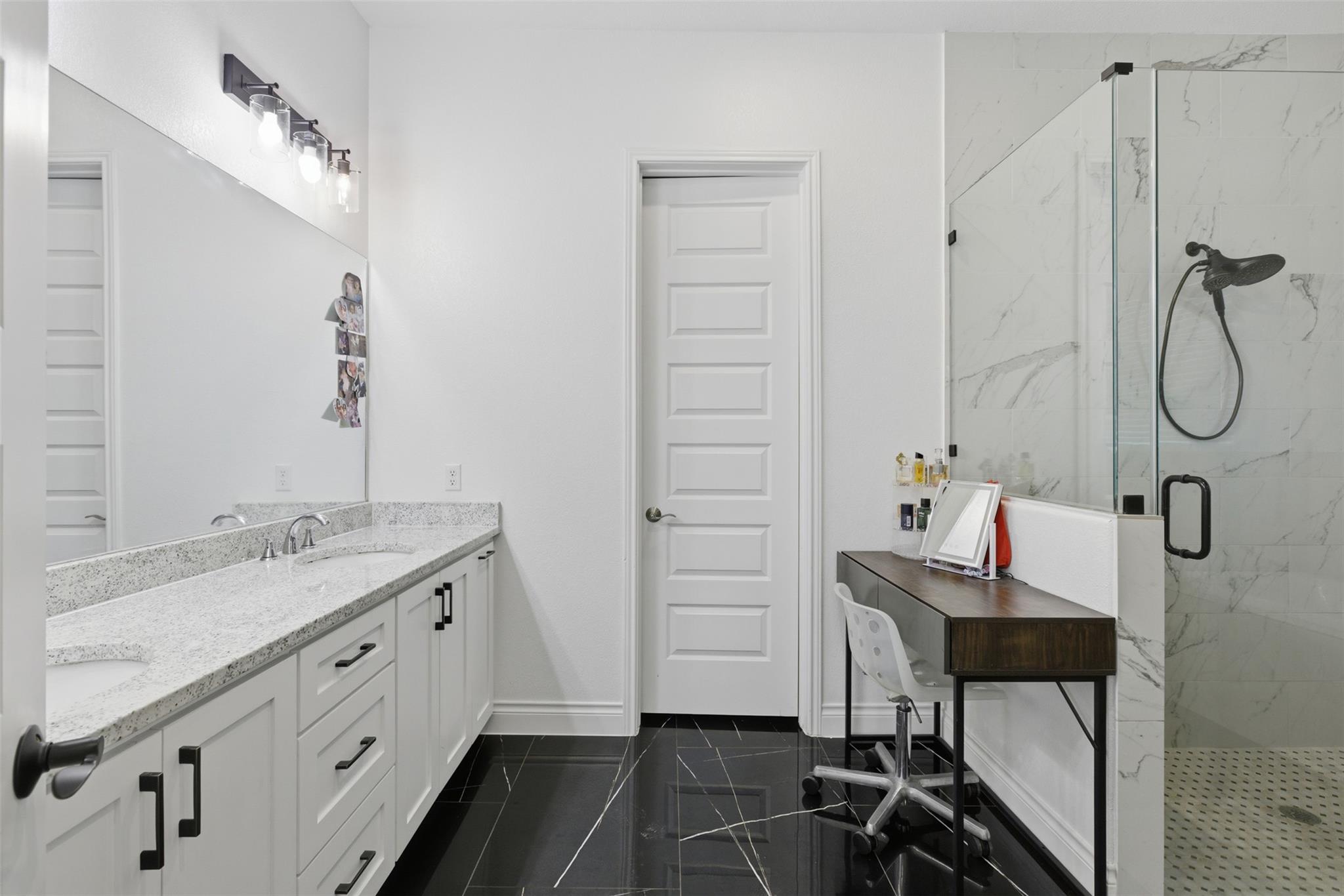 1905 S College St, Georgetown, TX 78626