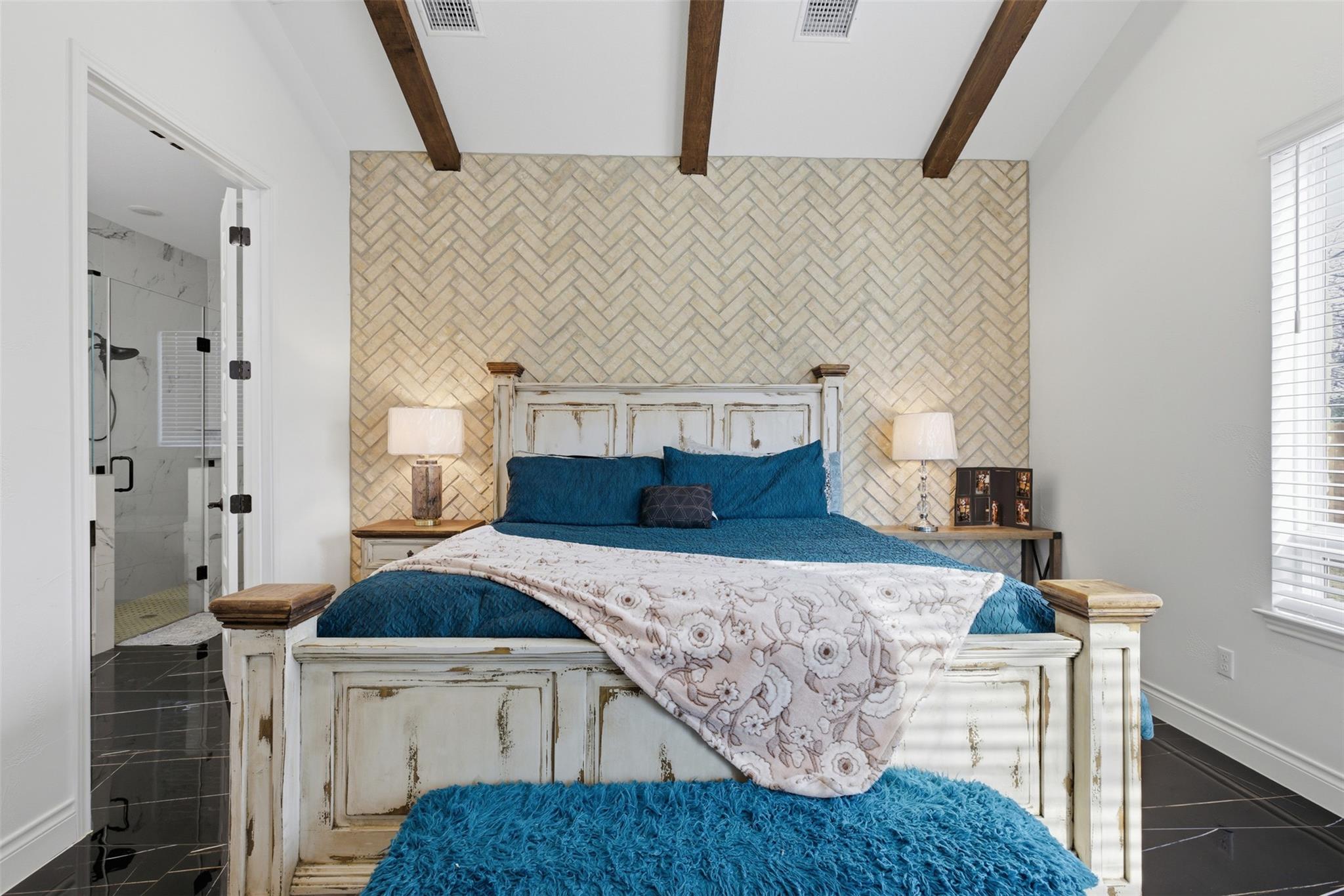 1905 S College St, Georgetown, TX 78626