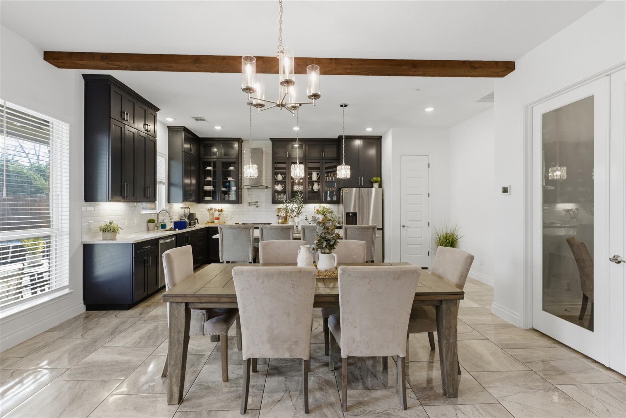 1905 S College St, Georgetown, TX 78626