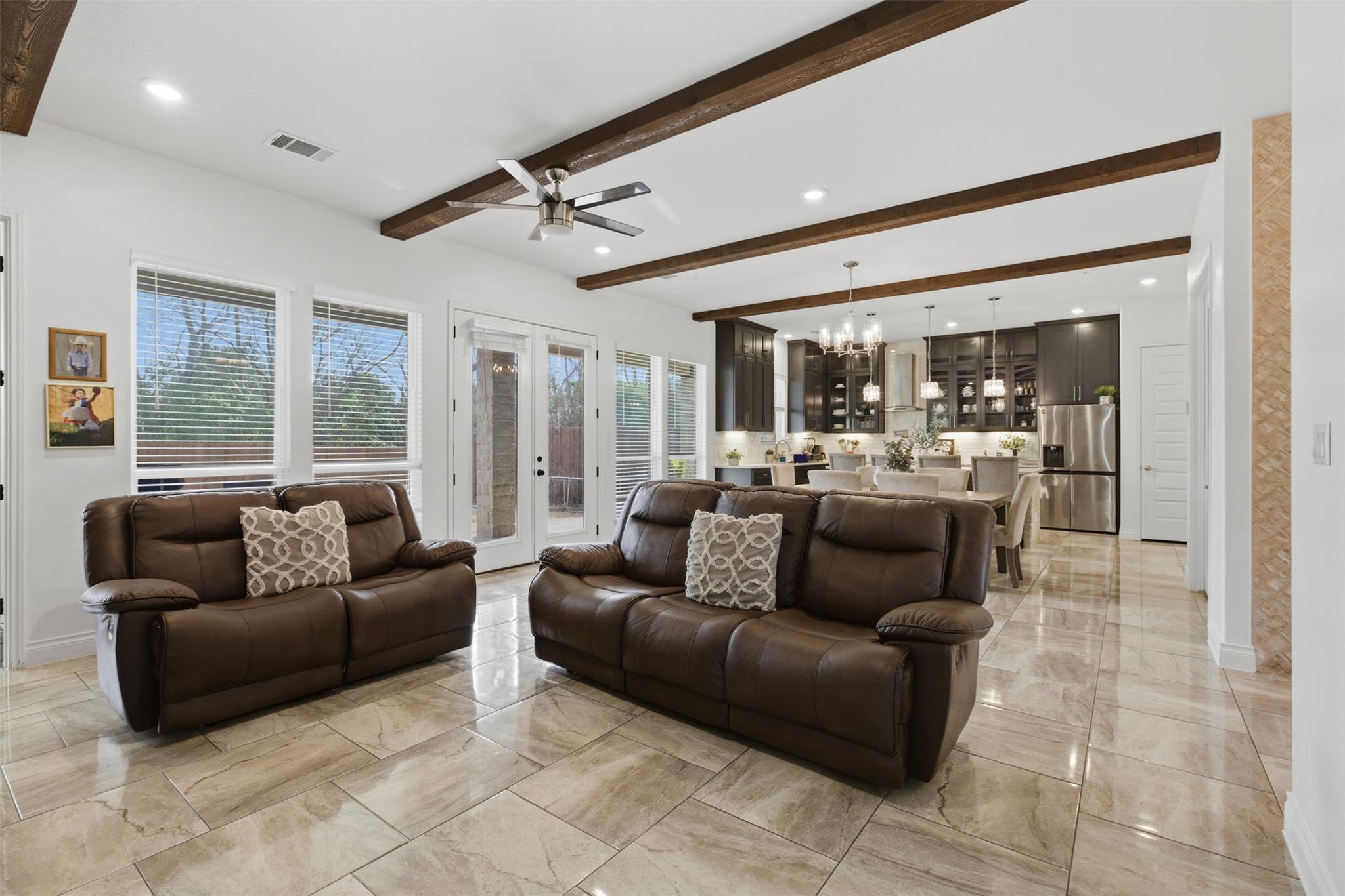 1905 S College St, Georgetown, TX 78626