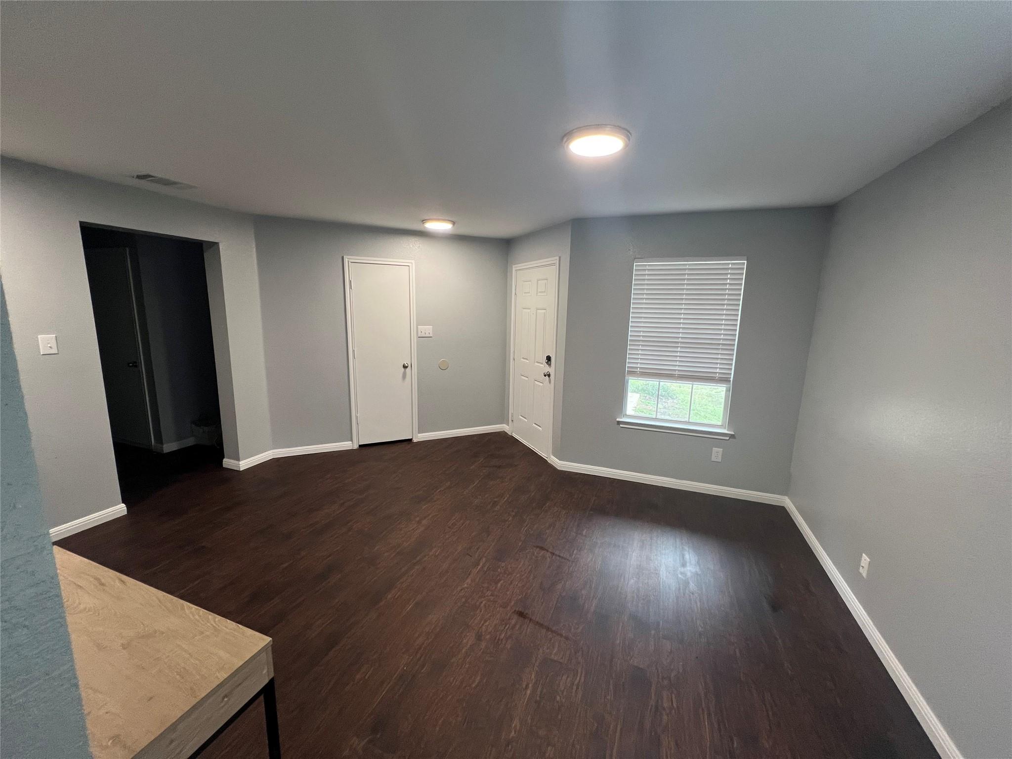 2100 Boyer Dr, Taylor, TX 76574