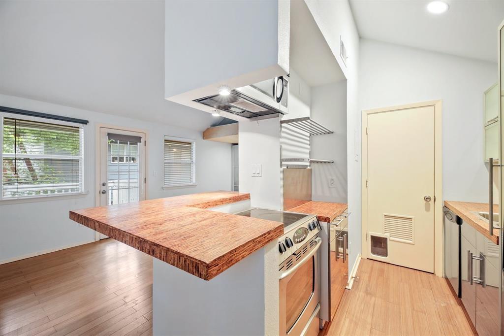 1110 W 22nd St # 8, Austin, TX 78705