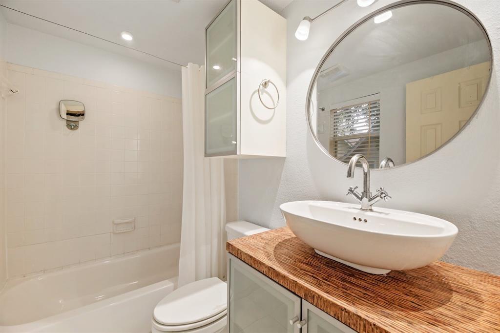 1110 W 22nd St # 8, Austin, TX 78705