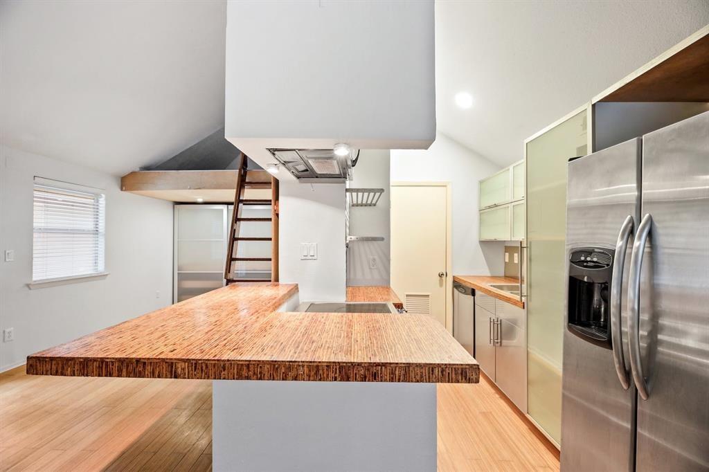 1110 W 22nd St # 8, Austin, TX 78705