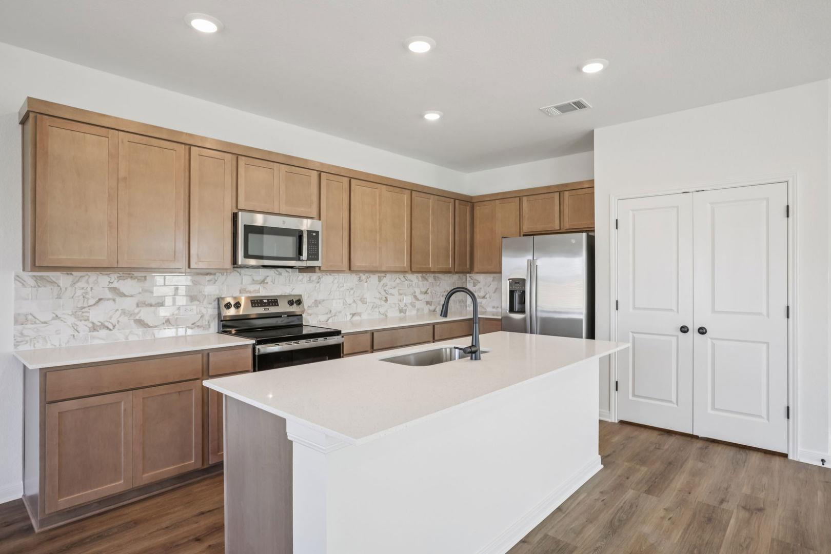 480 Josey Wales Dr, Jarrell, TX 76537