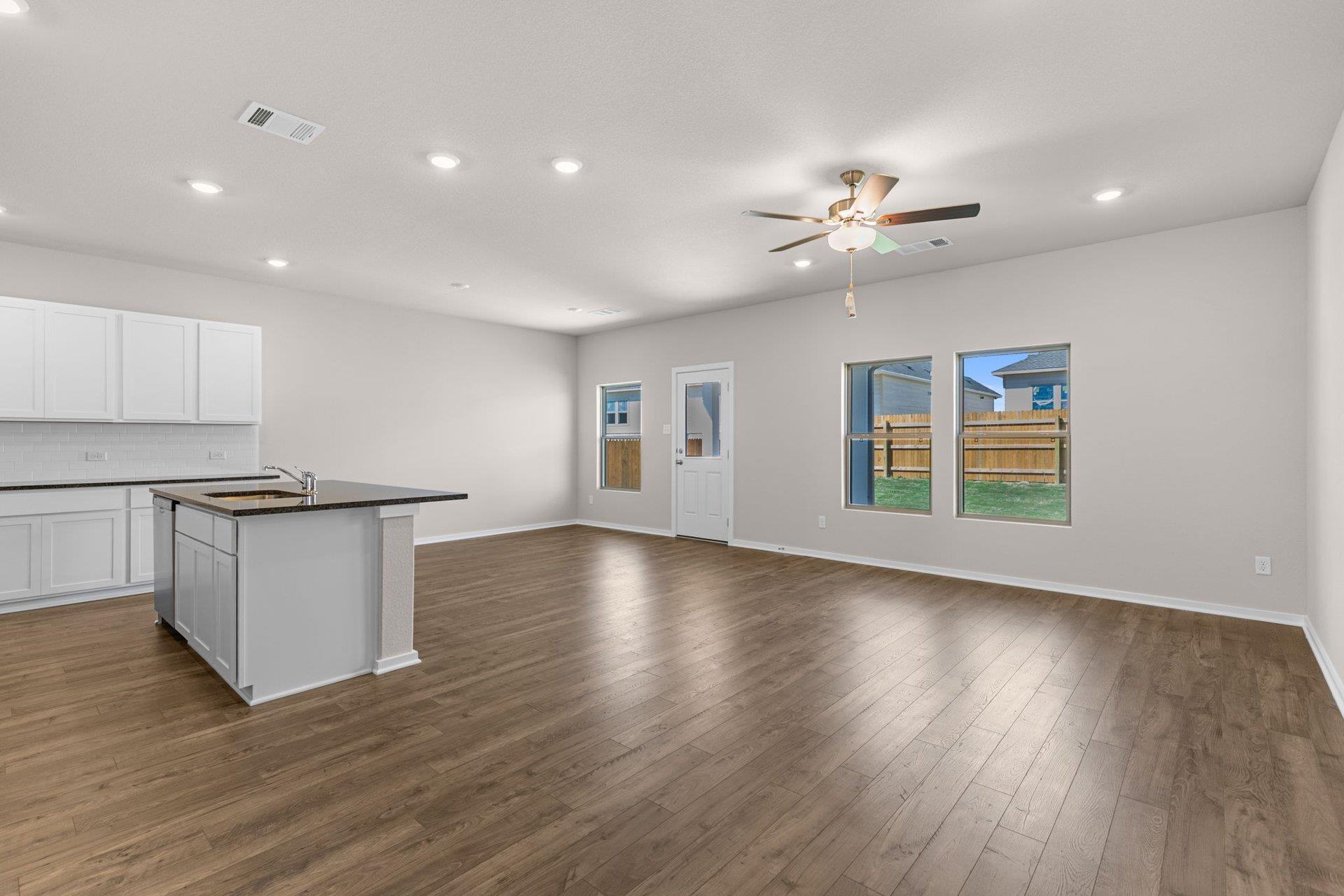 173 Sleep Hollow, Jarrell, TX 76537