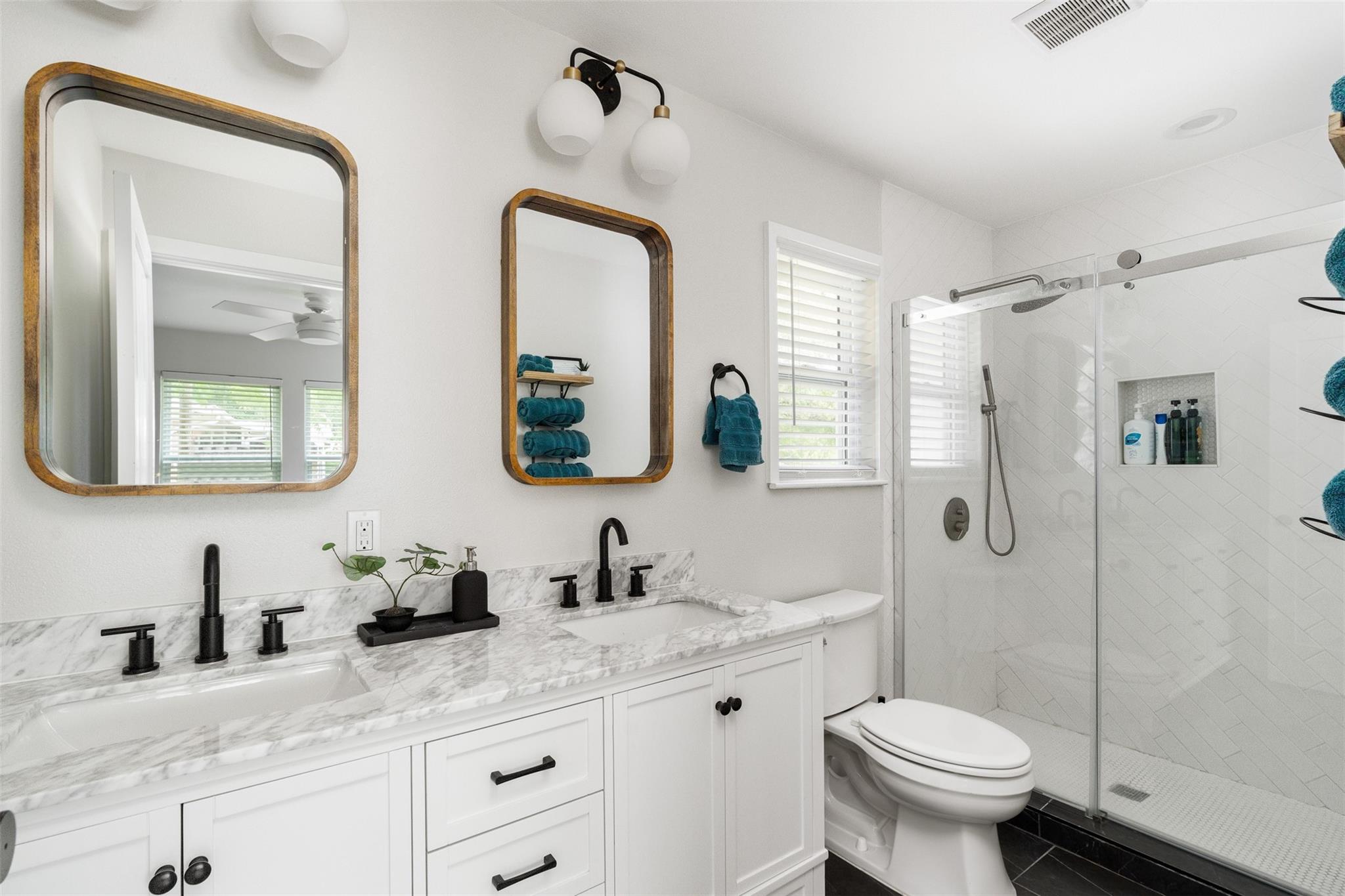 11807 Oakwood Dr, Austin, TX 78753