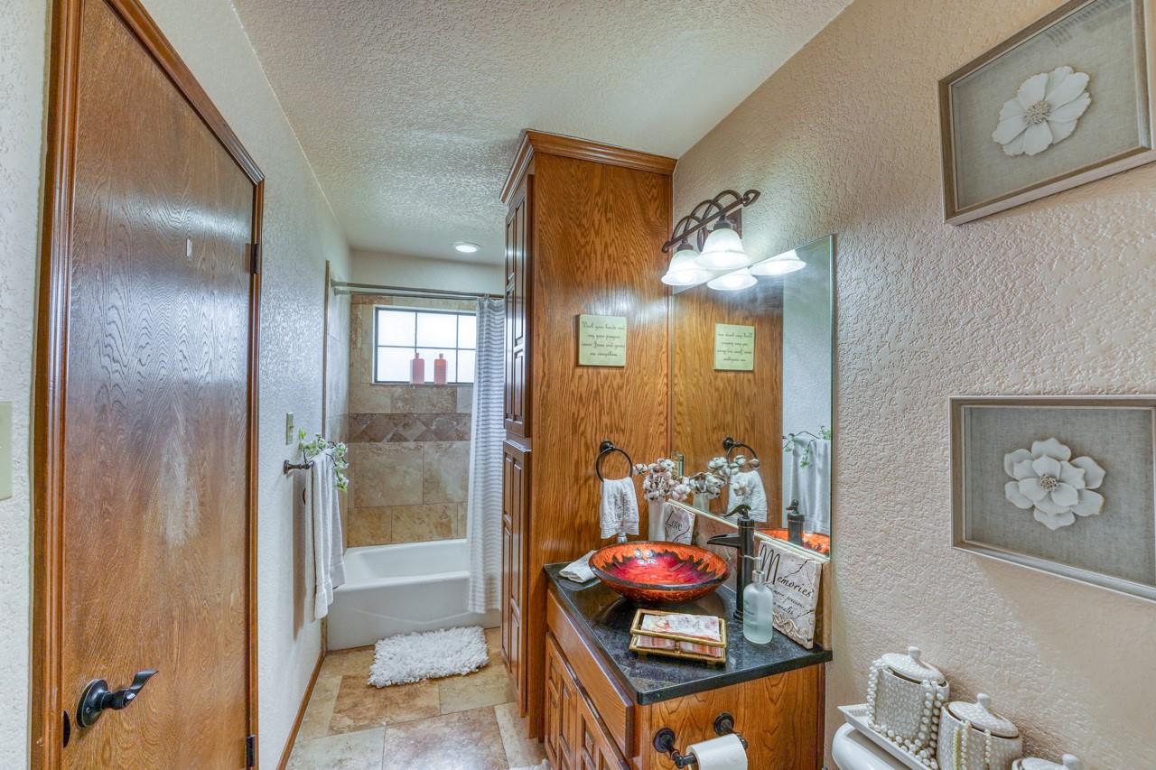 603 Sun Ray, Horseshoe Bay, TX 78657