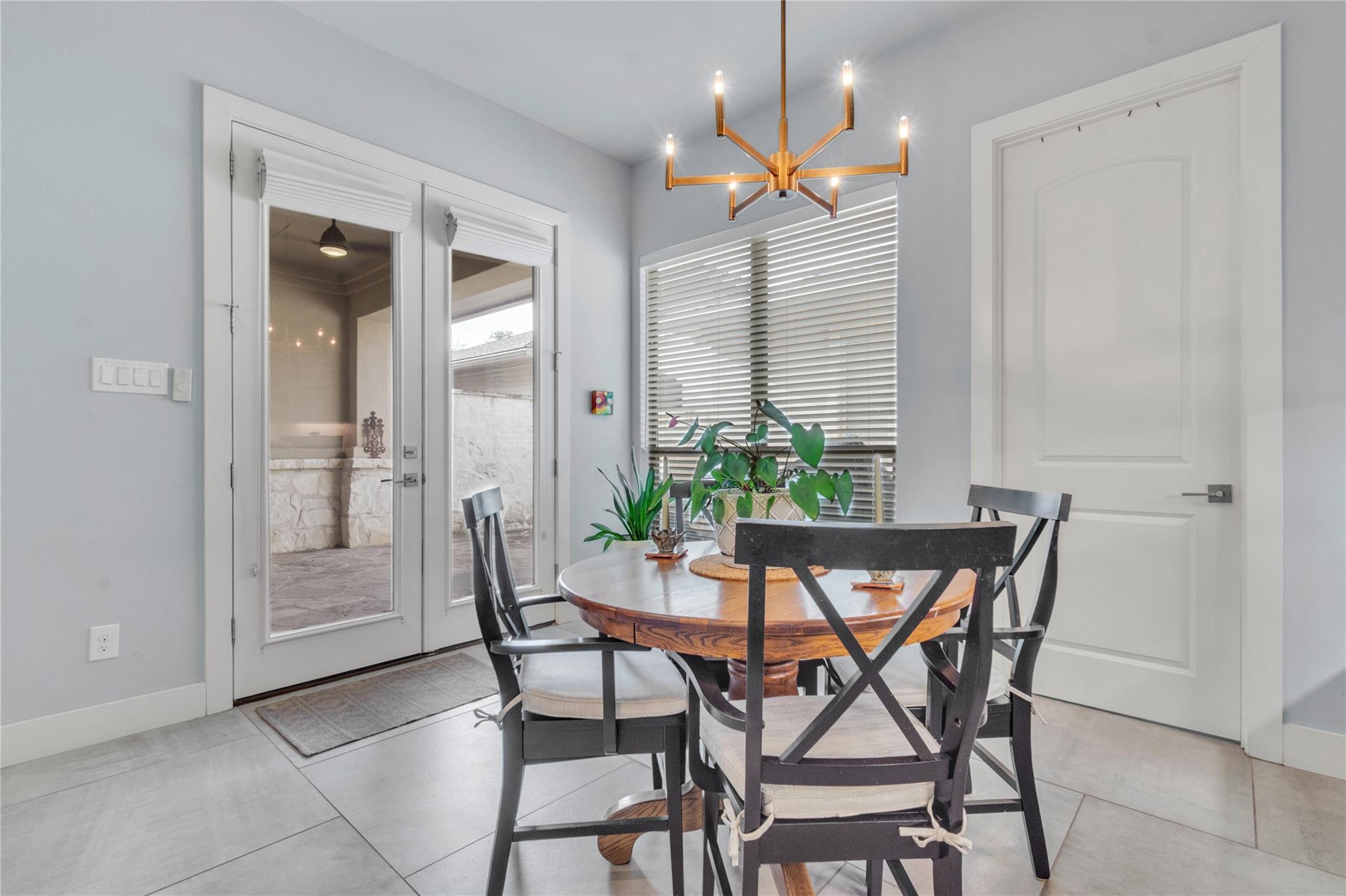 434 Stagecoach Trl, San Marcos, TX 78666