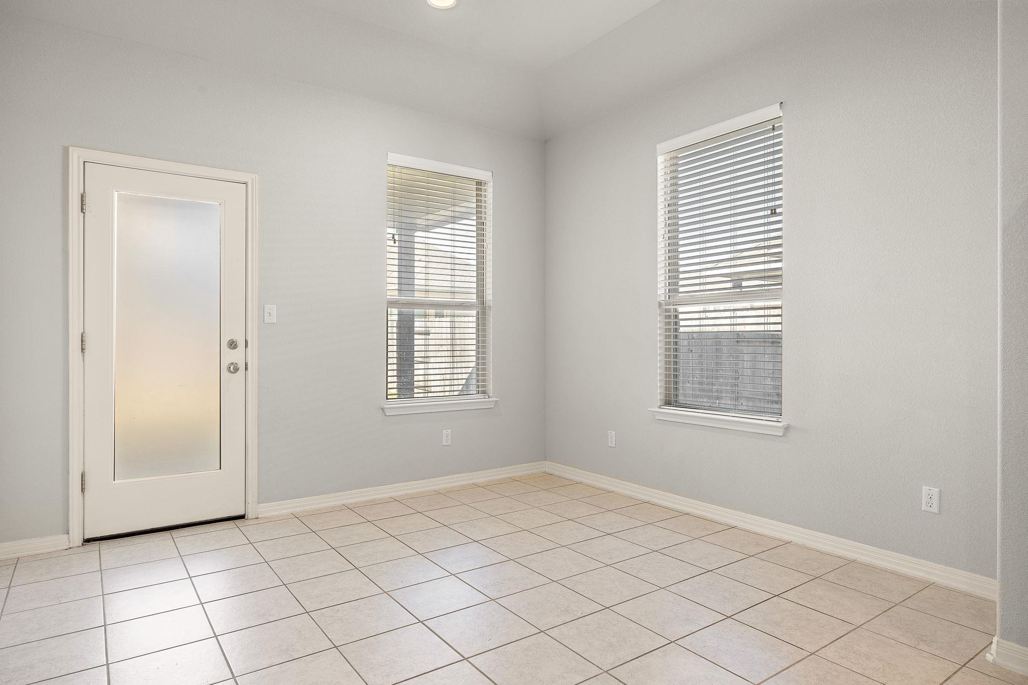 913 Centerra Hills Cir, Round Rock, TX 78665