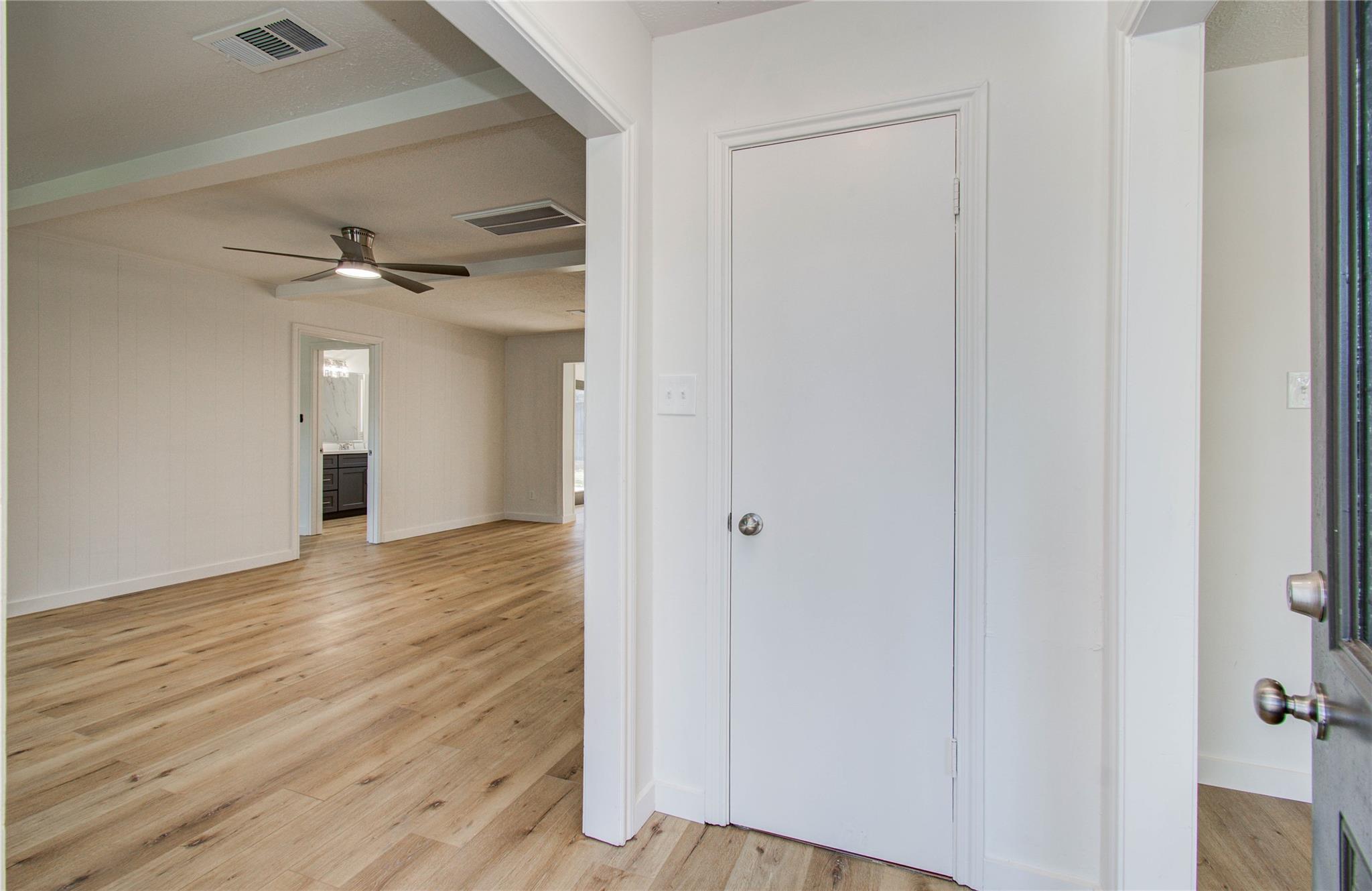 10730 Clear Cove Ln, Houston, TX 77041