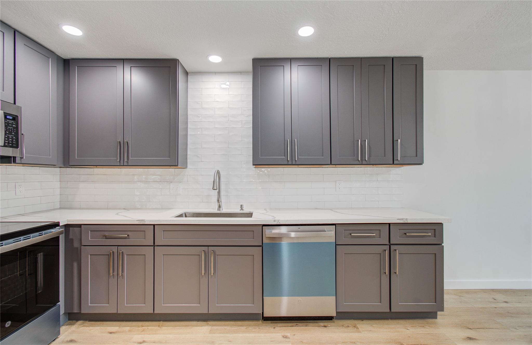 10730 Clear Cove Ln, Houston, TX 77041