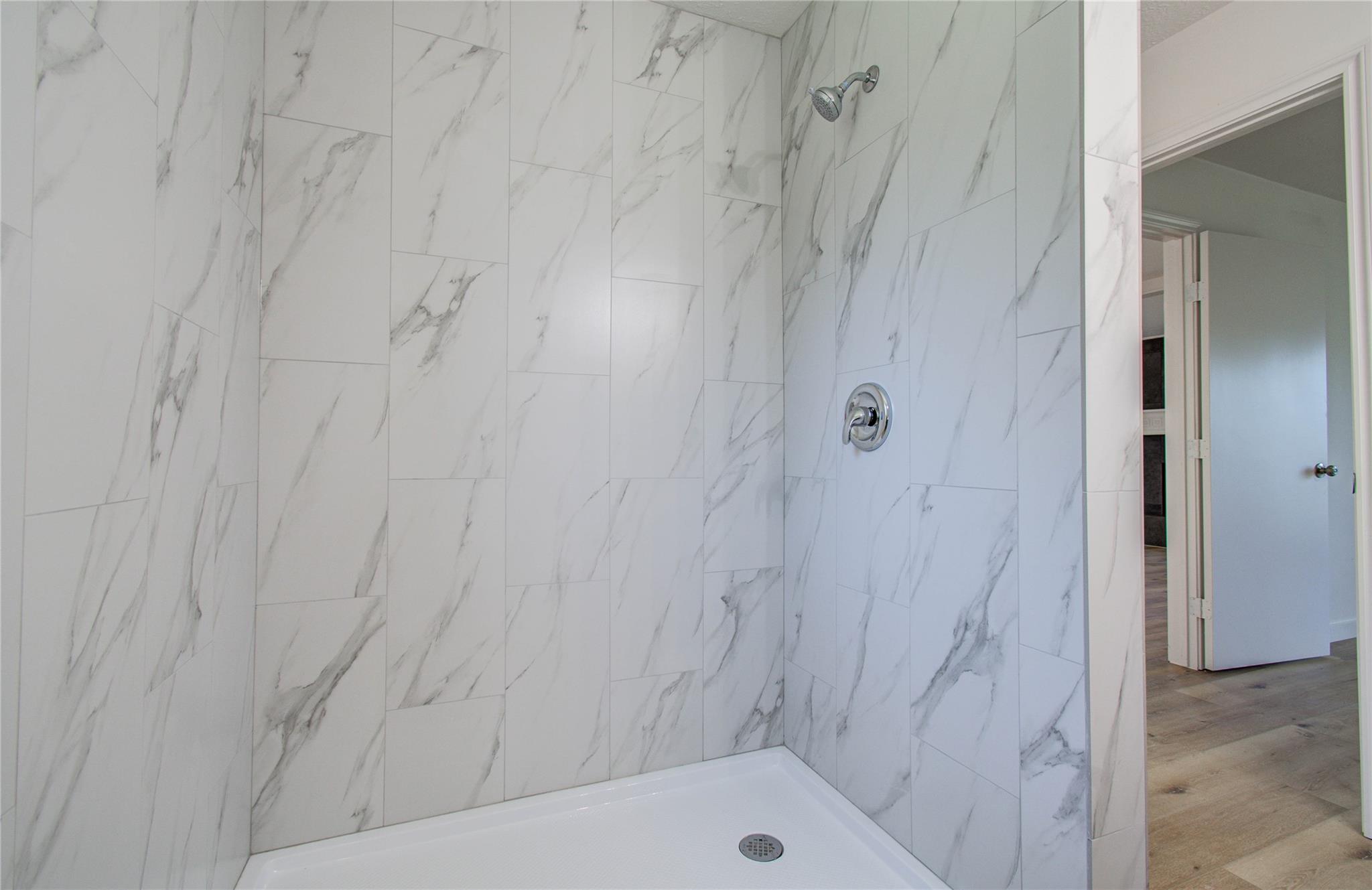 10730 Clear Cove Ln, Houston, TX 77041