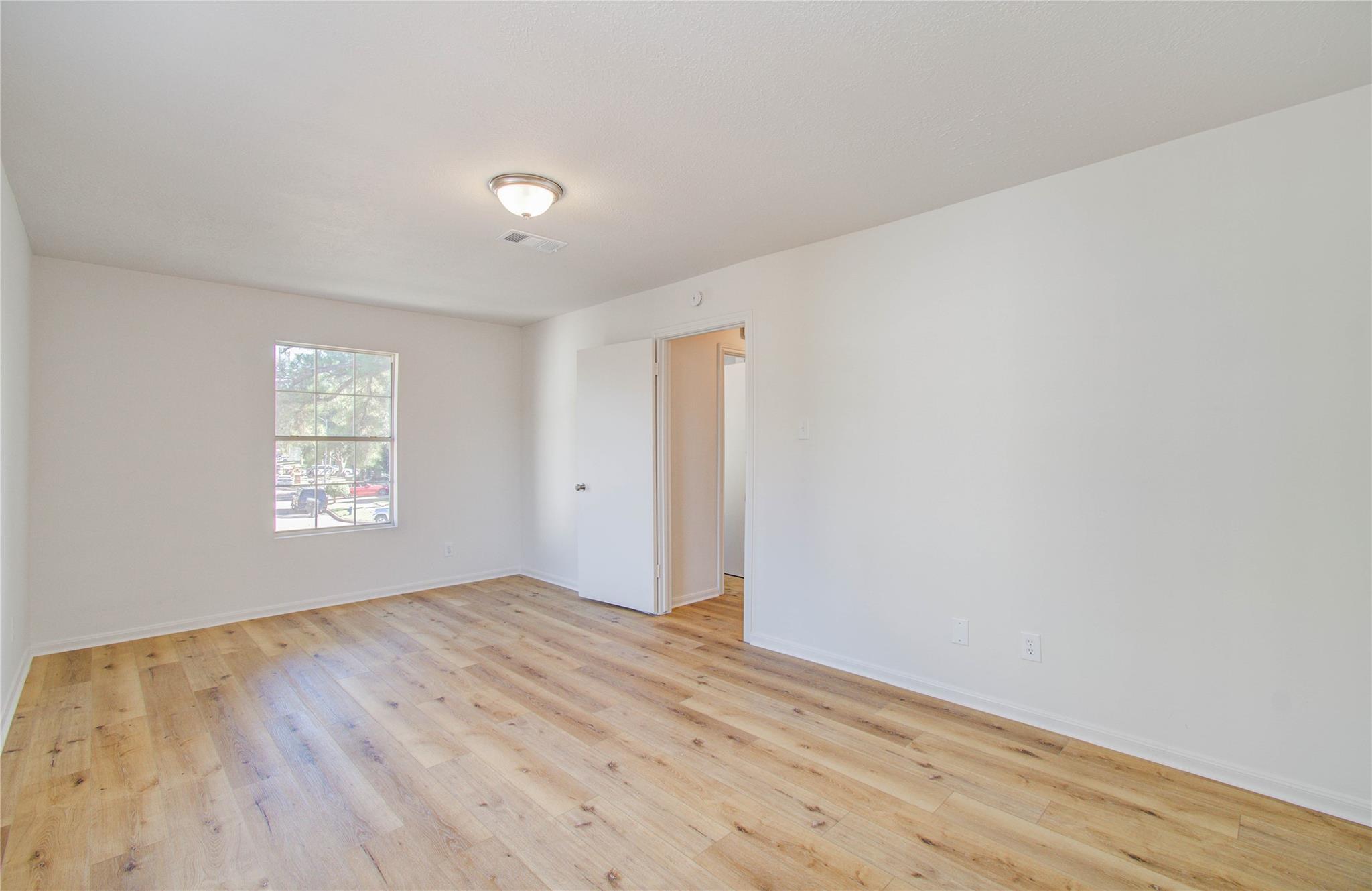 10730 Clear Cove Ln, Houston, TX 77041