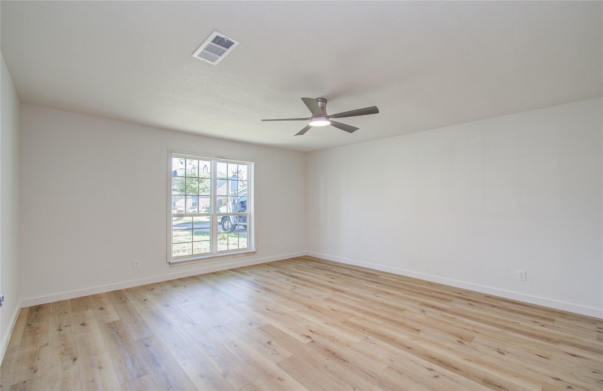 10730 Clear Cove Ln, Houston, TX 77041