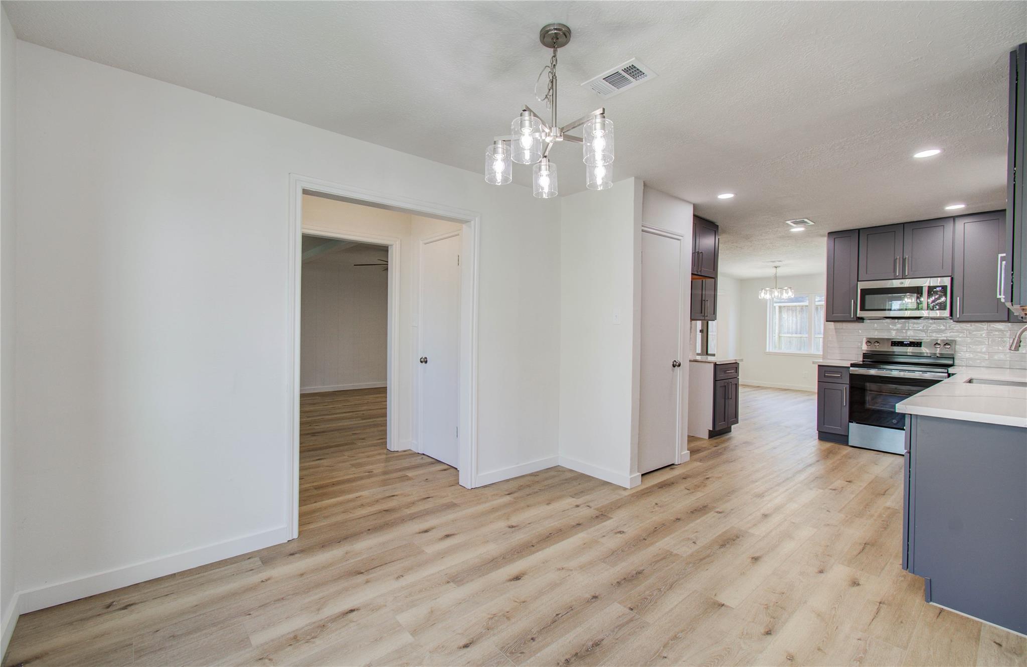 10730 Clear Cove Ln, Houston, TX 77041