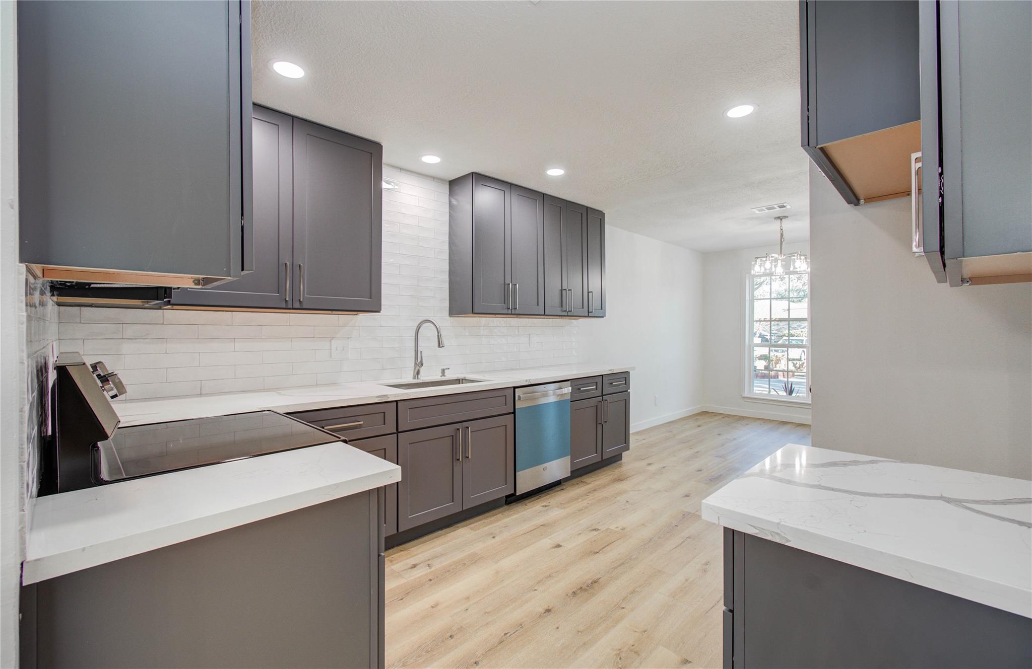 10730 Clear Cove Ln, Houston, TX 77041