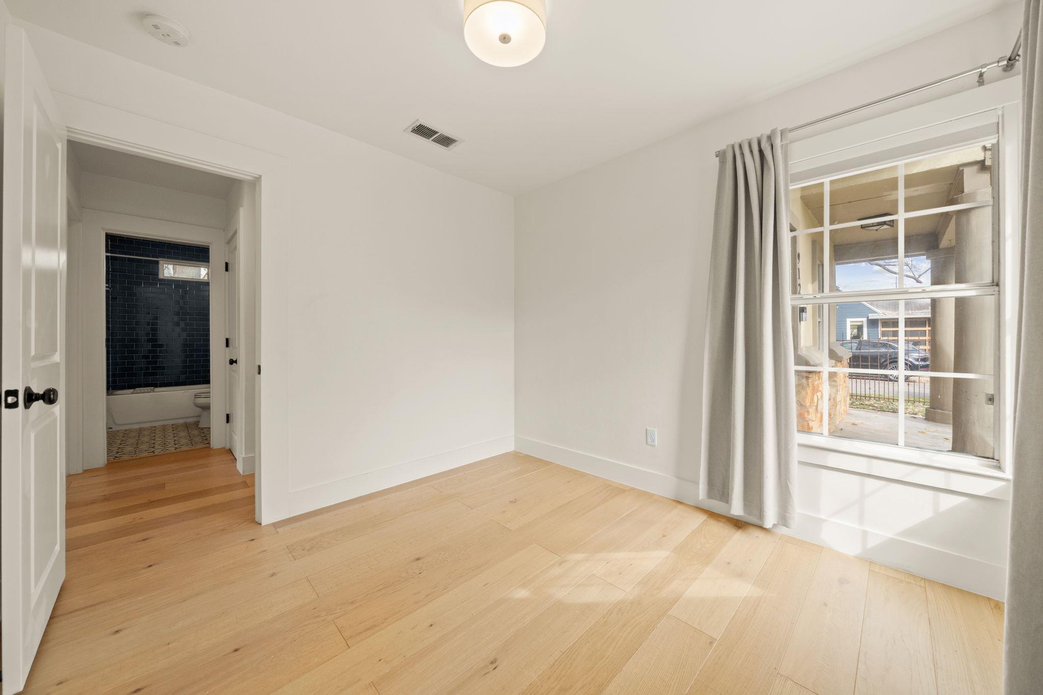 912 Mansell Ave, Austin, TX 78702