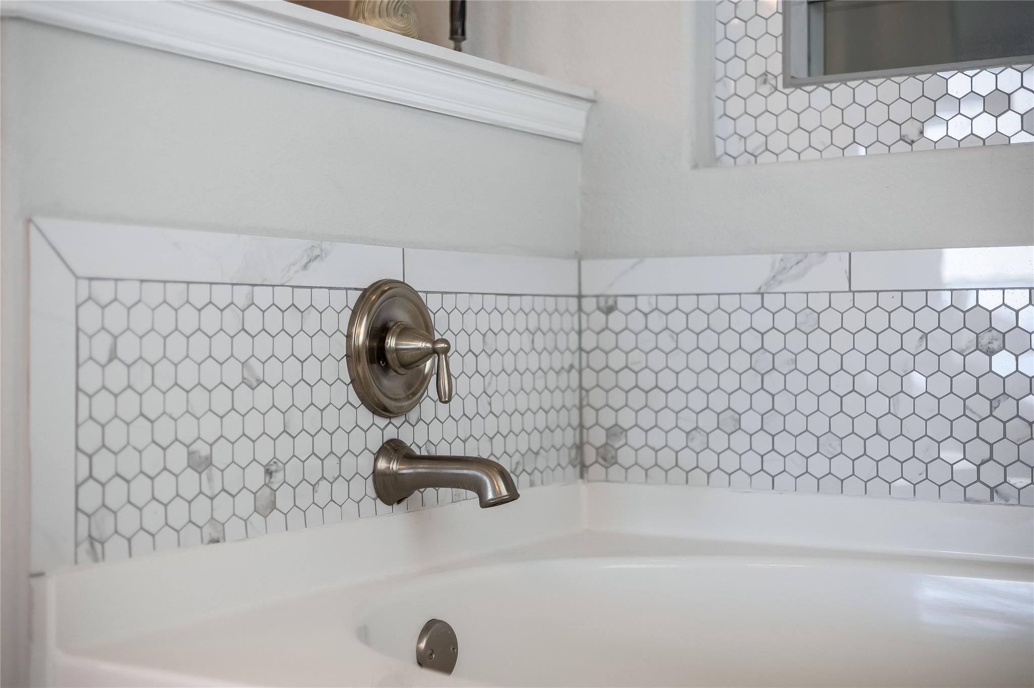 7805 Turnback Ledge Trl, Lago Vista, TX 78645