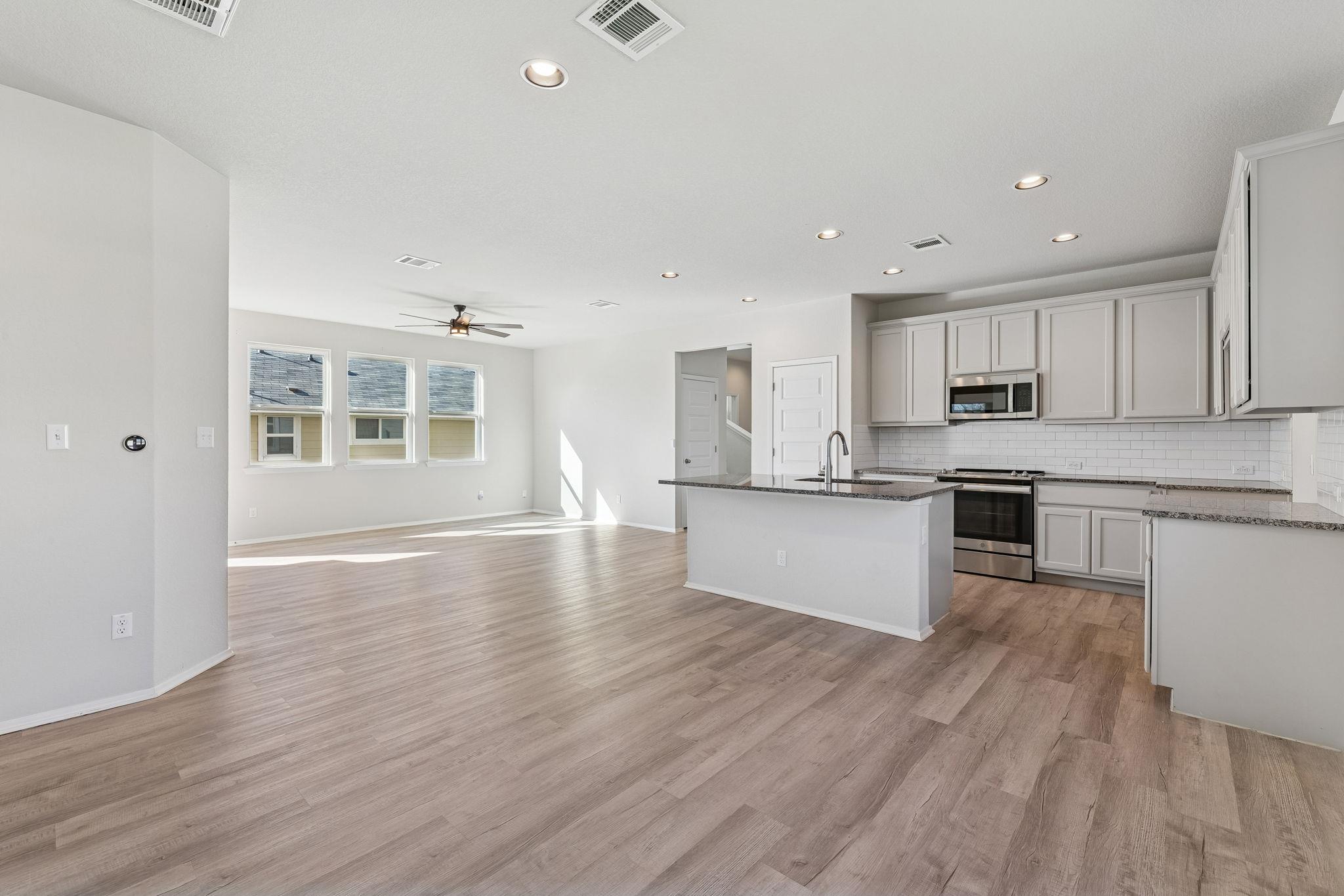 316 Insider Loop, Elgin, TX 78621