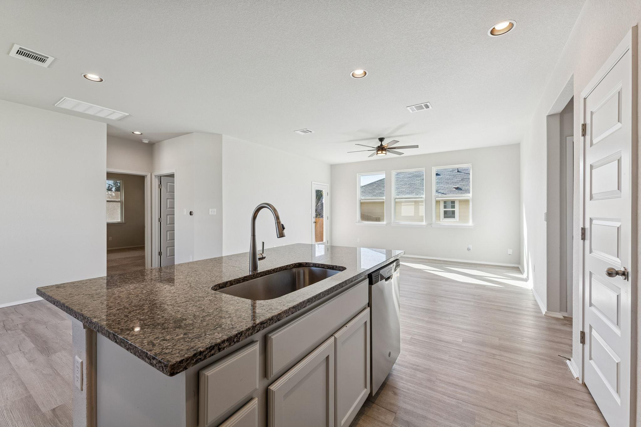 316 Insider Loop, Elgin, TX 78621