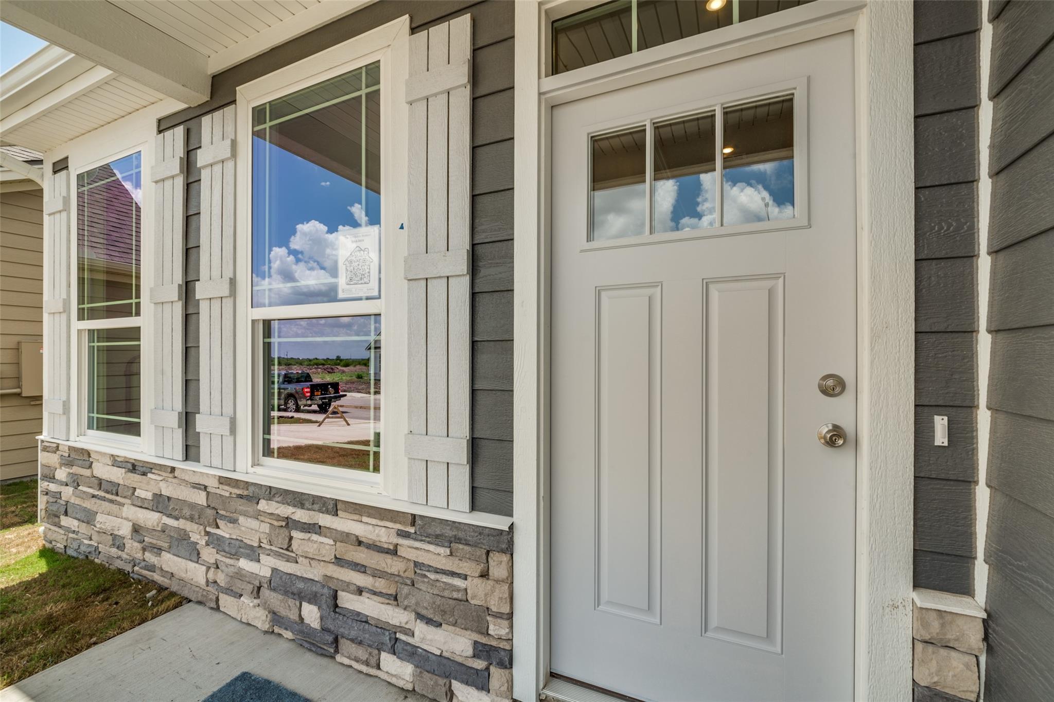 166 Lost Maples Way, Marion, TX 78124