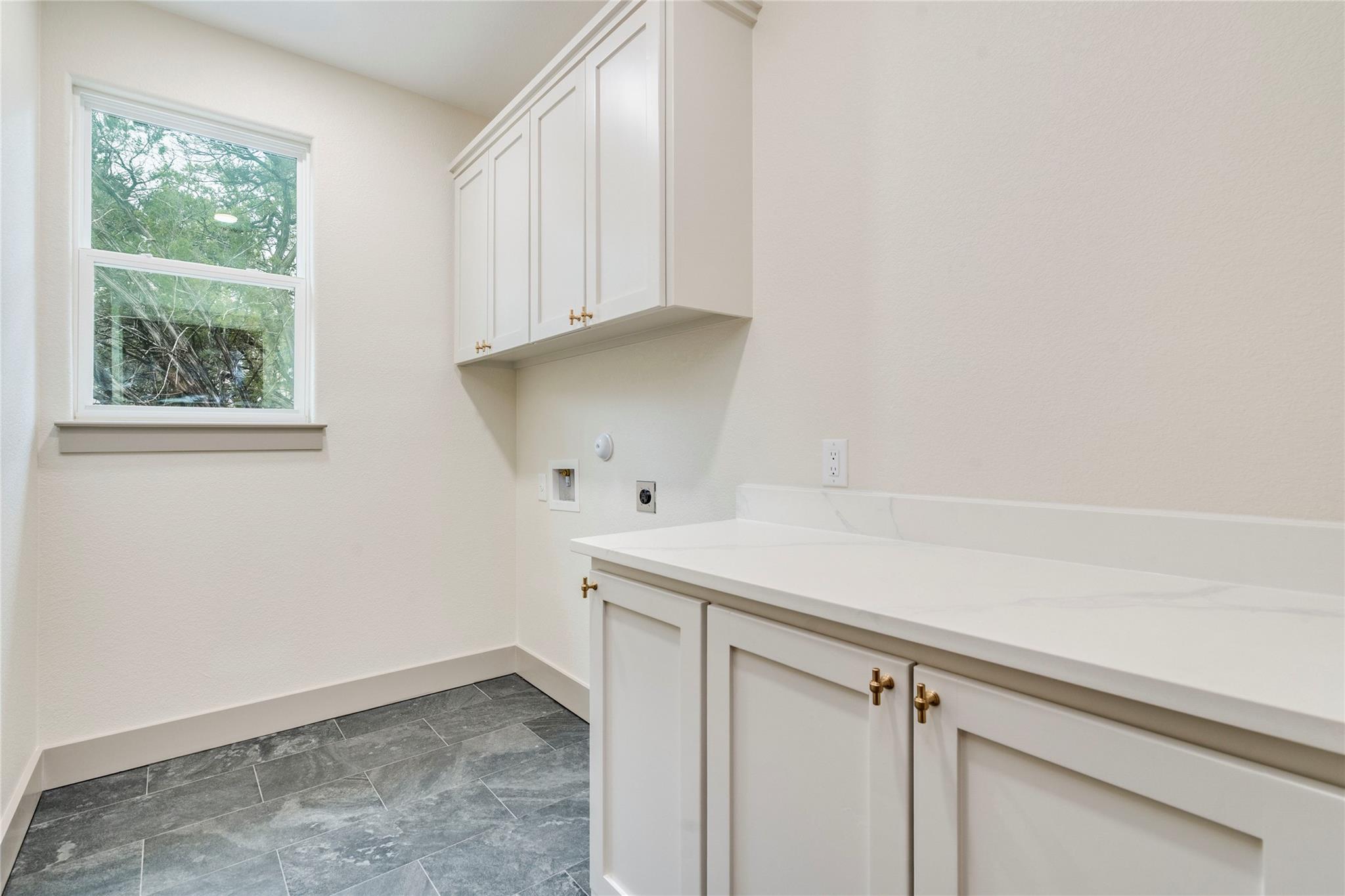 8 Huisache Ln, Wimberley, TX 78676